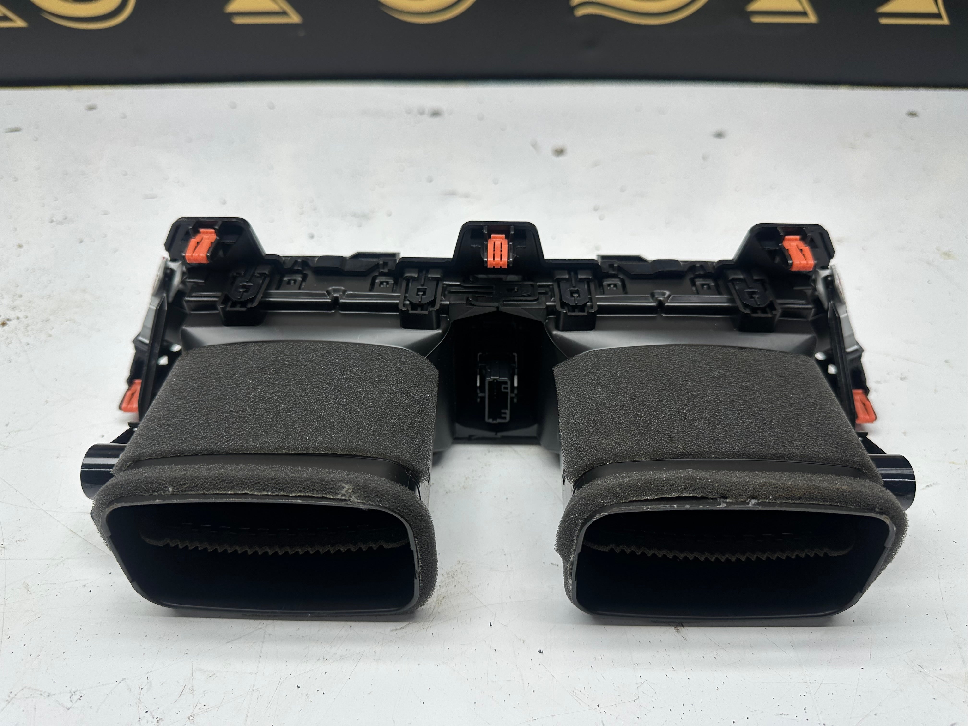 Toyota Corolla Hatchback E21 Dashboard Air Fan (55670-02830) (055642-2830) (55670-02840) (055641-2830)