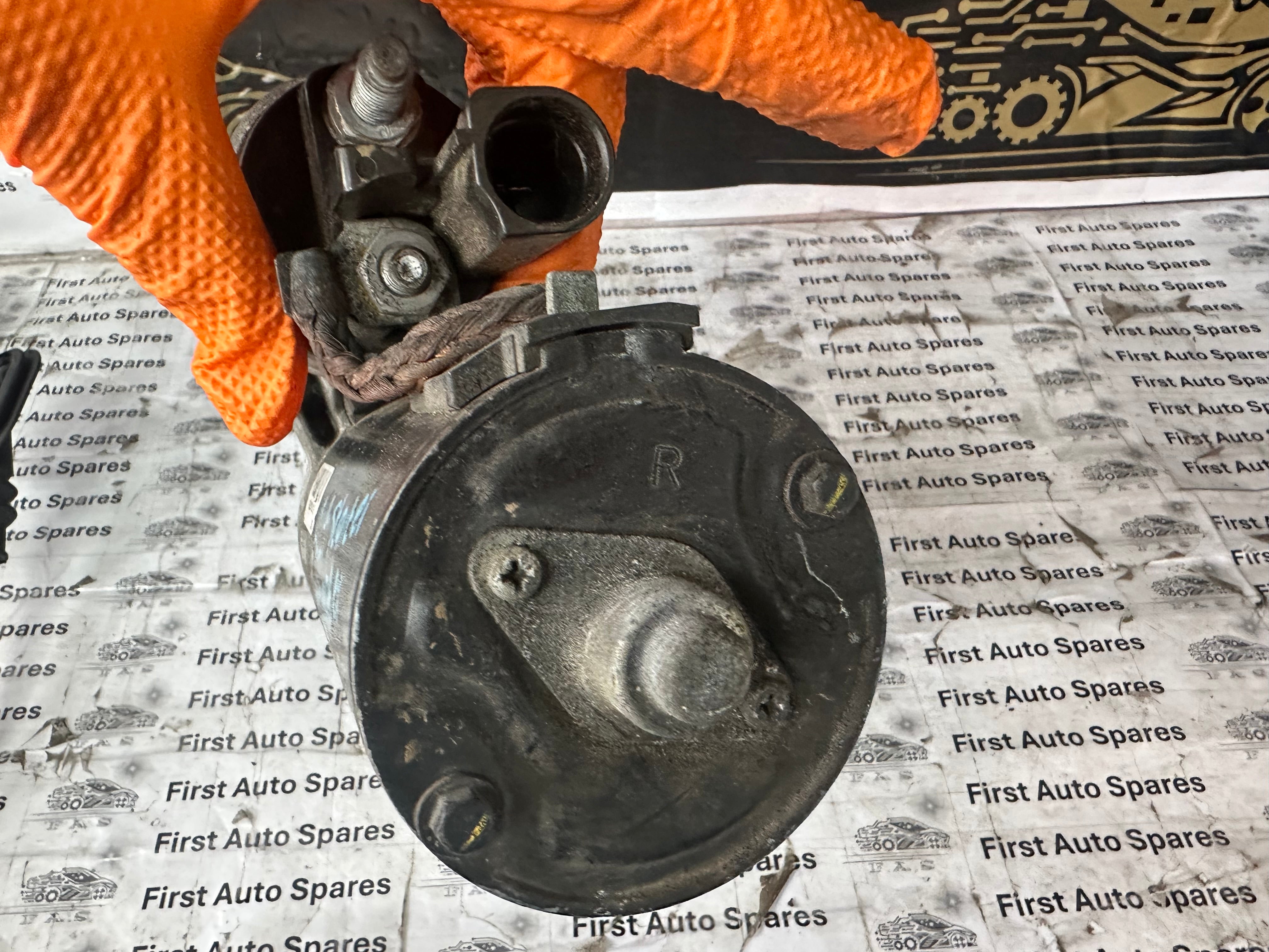 Audi A4 B8 2.0 TDI Starter Motor (03L911021E) (20120914)