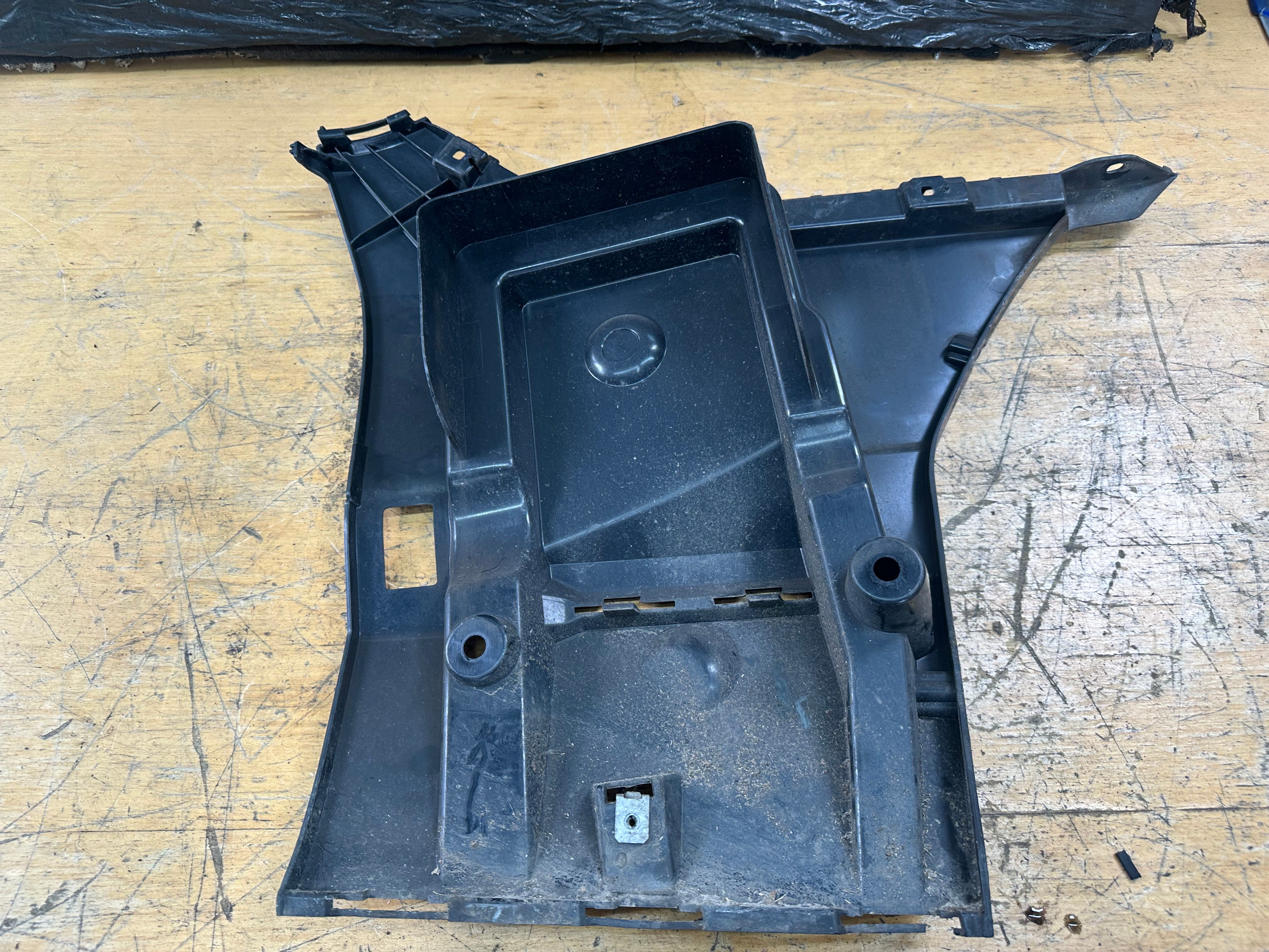 BMW 6 Series F06 F12 F13 Rear Bumper Bracket Left Passenger Side (7223165)