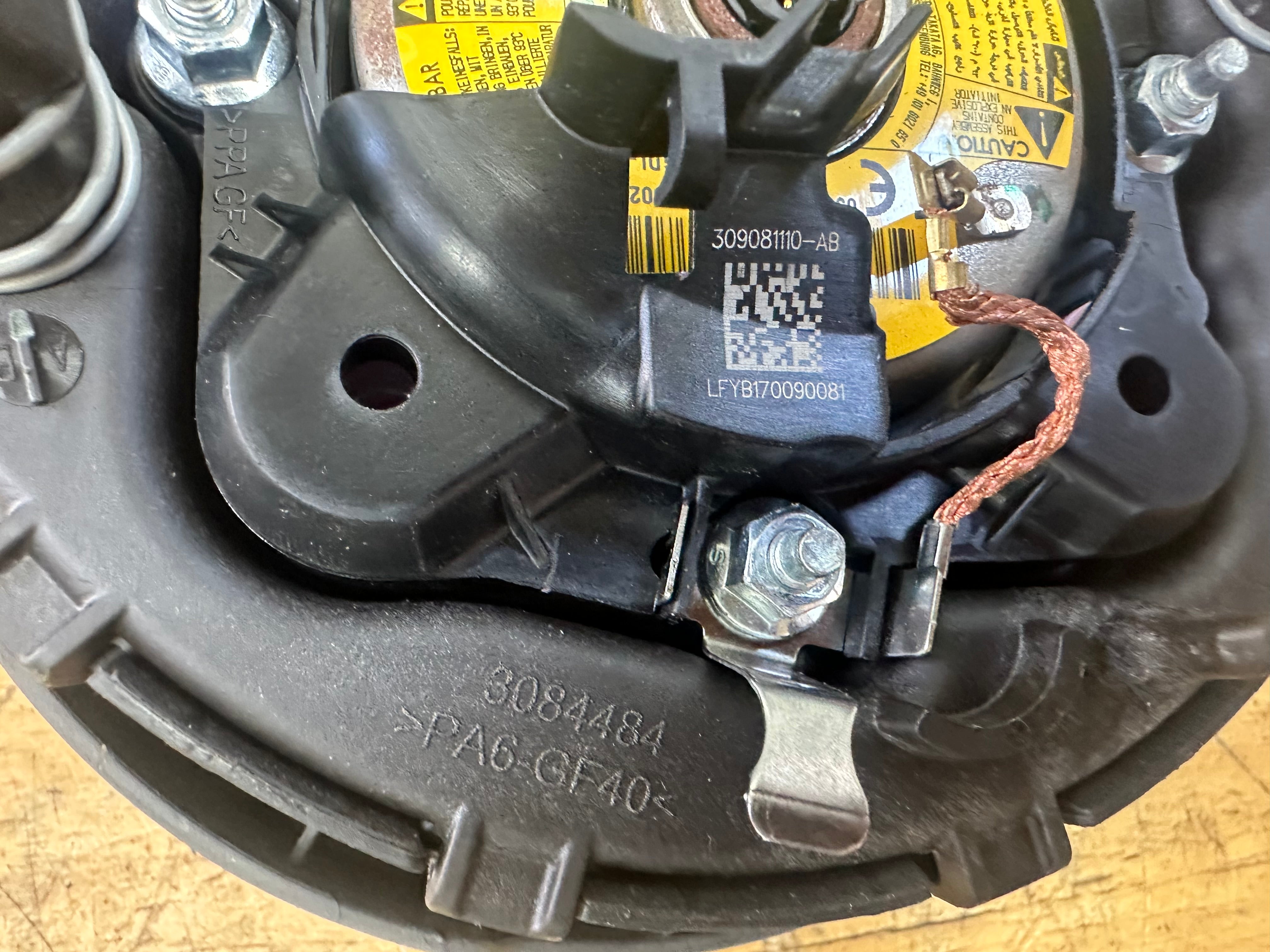 Jaguar XE 2015–2024 Steering Wheel Airbag (309081110-AB) (TK-DAB-007)