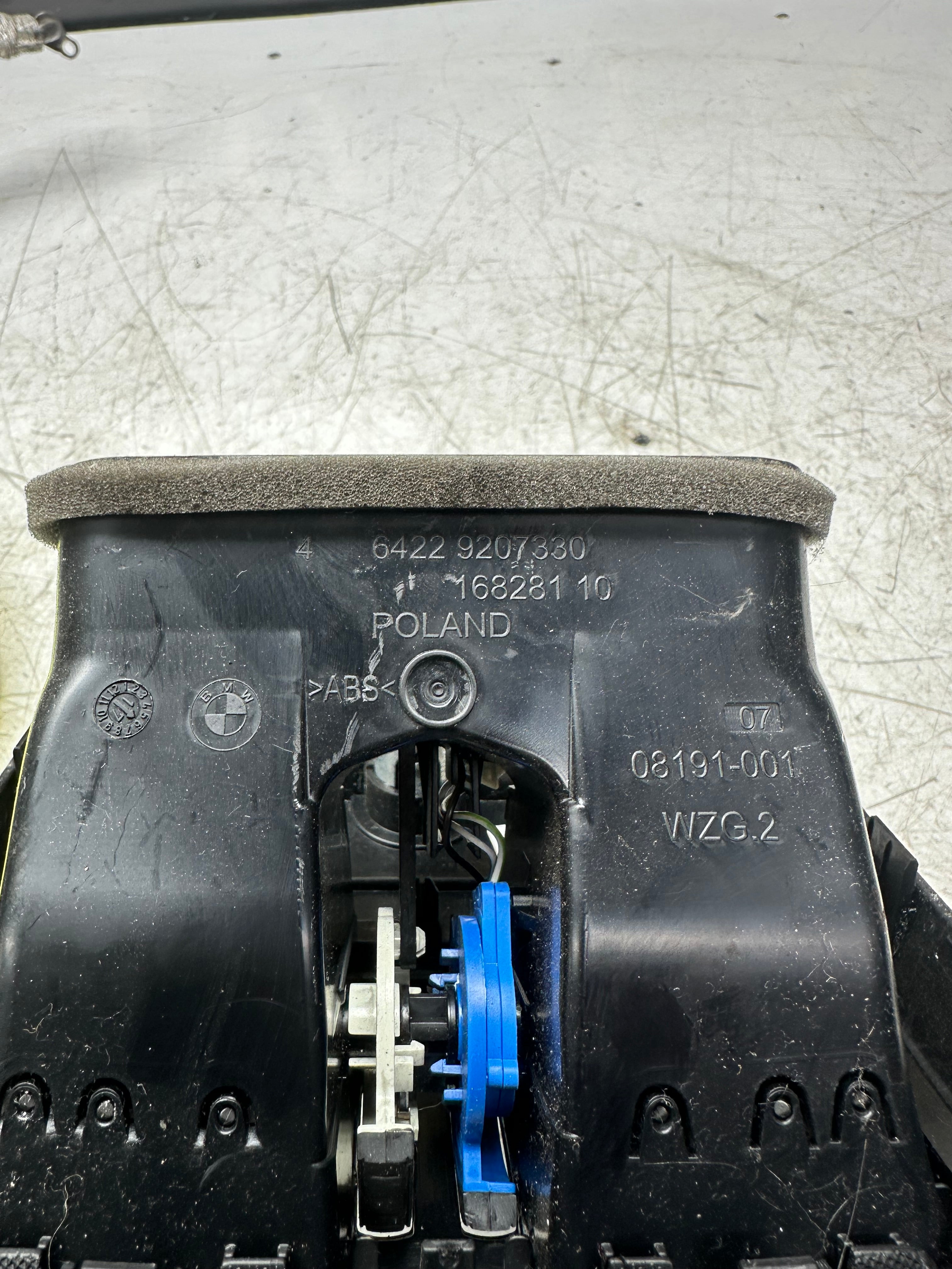 BMW 2 Series F22 / F87 M235i Centre Console Rear Trim with Vents (2014–2020) (9227886)