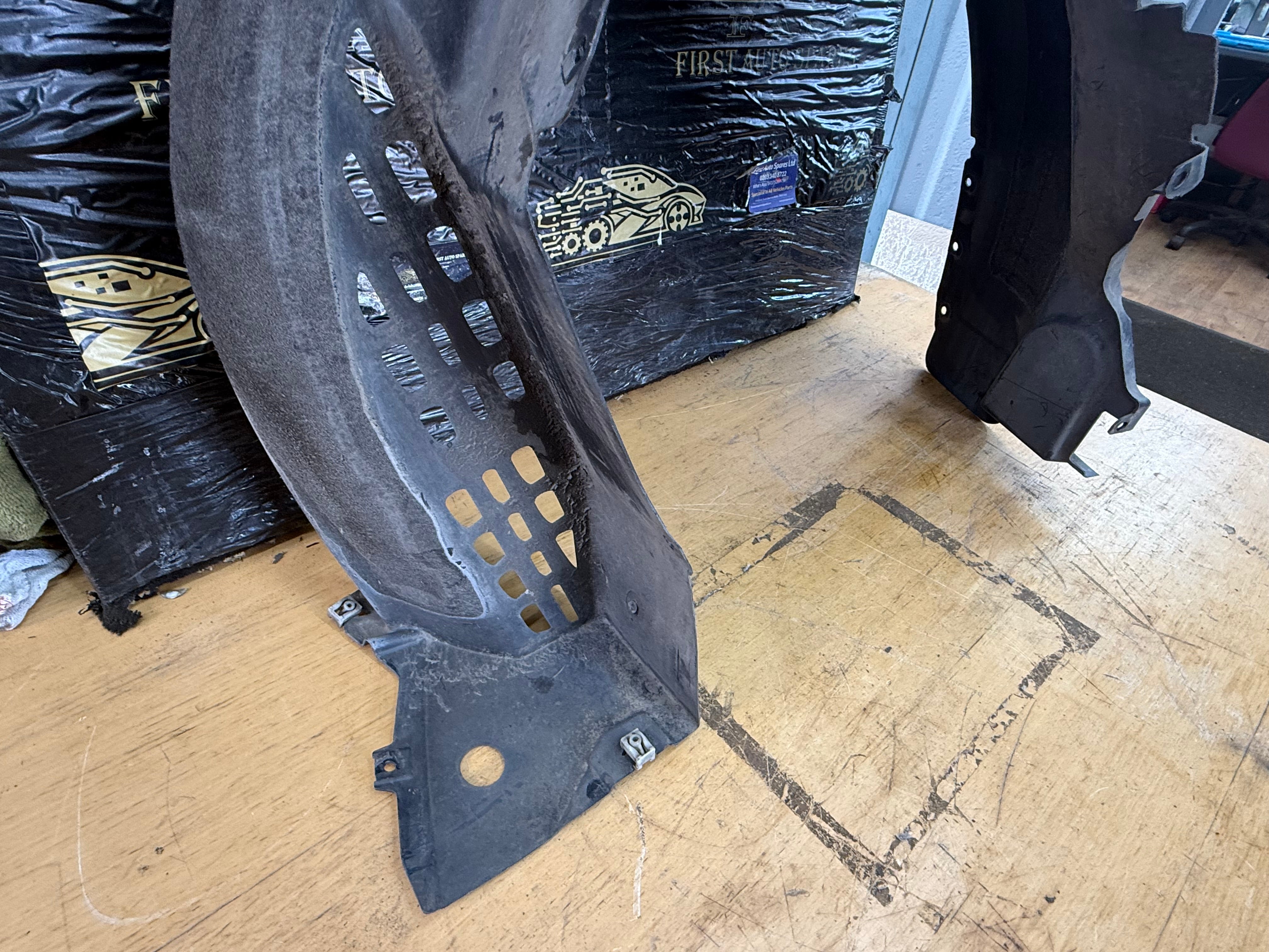 BMW i3 2013–2021 Rear Left Wheel Arch Liner N/S/R (7394079)