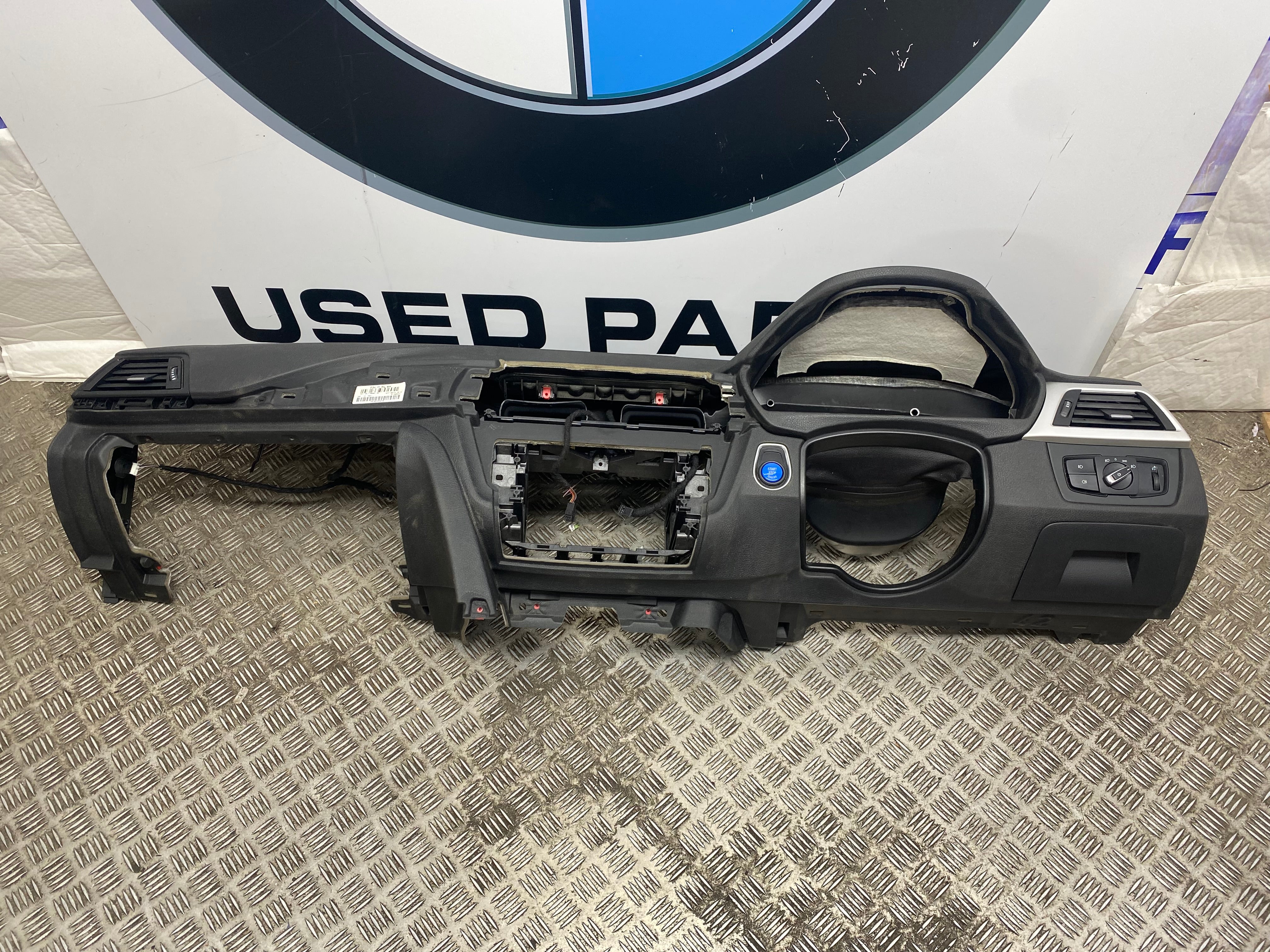 BMW 3 Series F30 Harman Kardon Complete Dashboard – 2012–2019