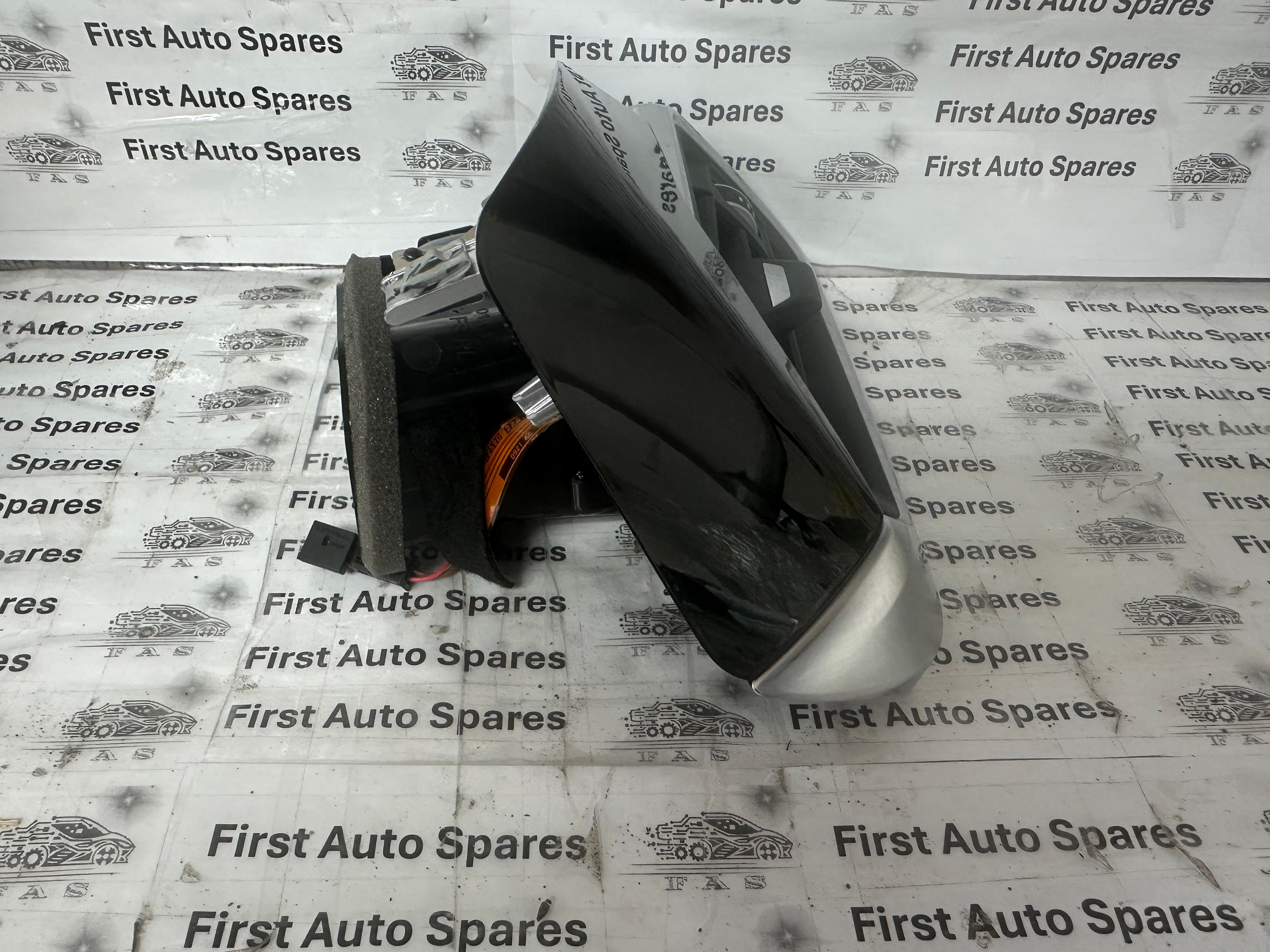 BMW 4 & 3 Series G20 G80 Dashboard Air Vent Grille Right Side (6848619, 9N962471402)