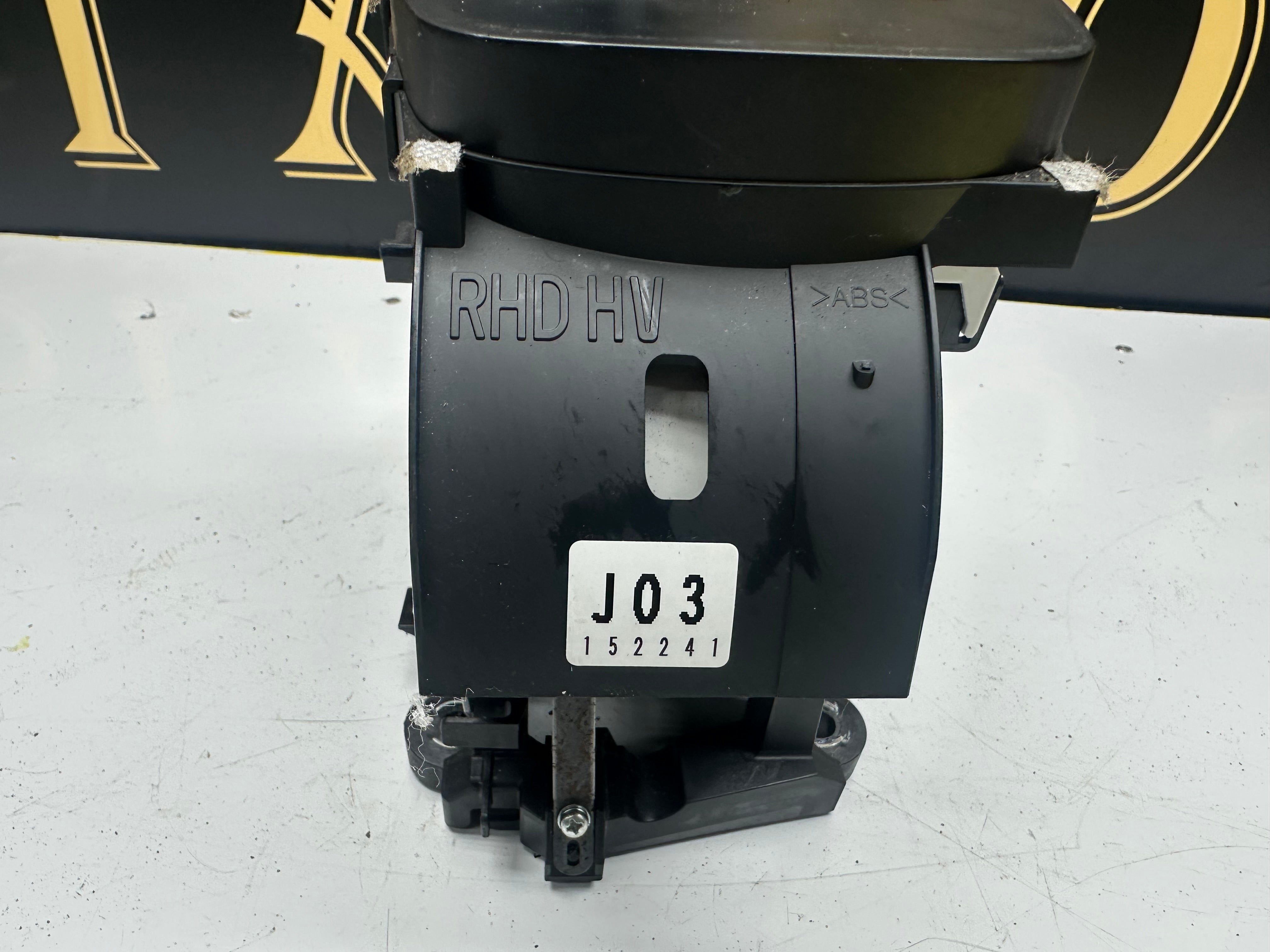 Toyota Yaris 2016 Mk3 Automatic Gearstick Assembly (52160/RH)