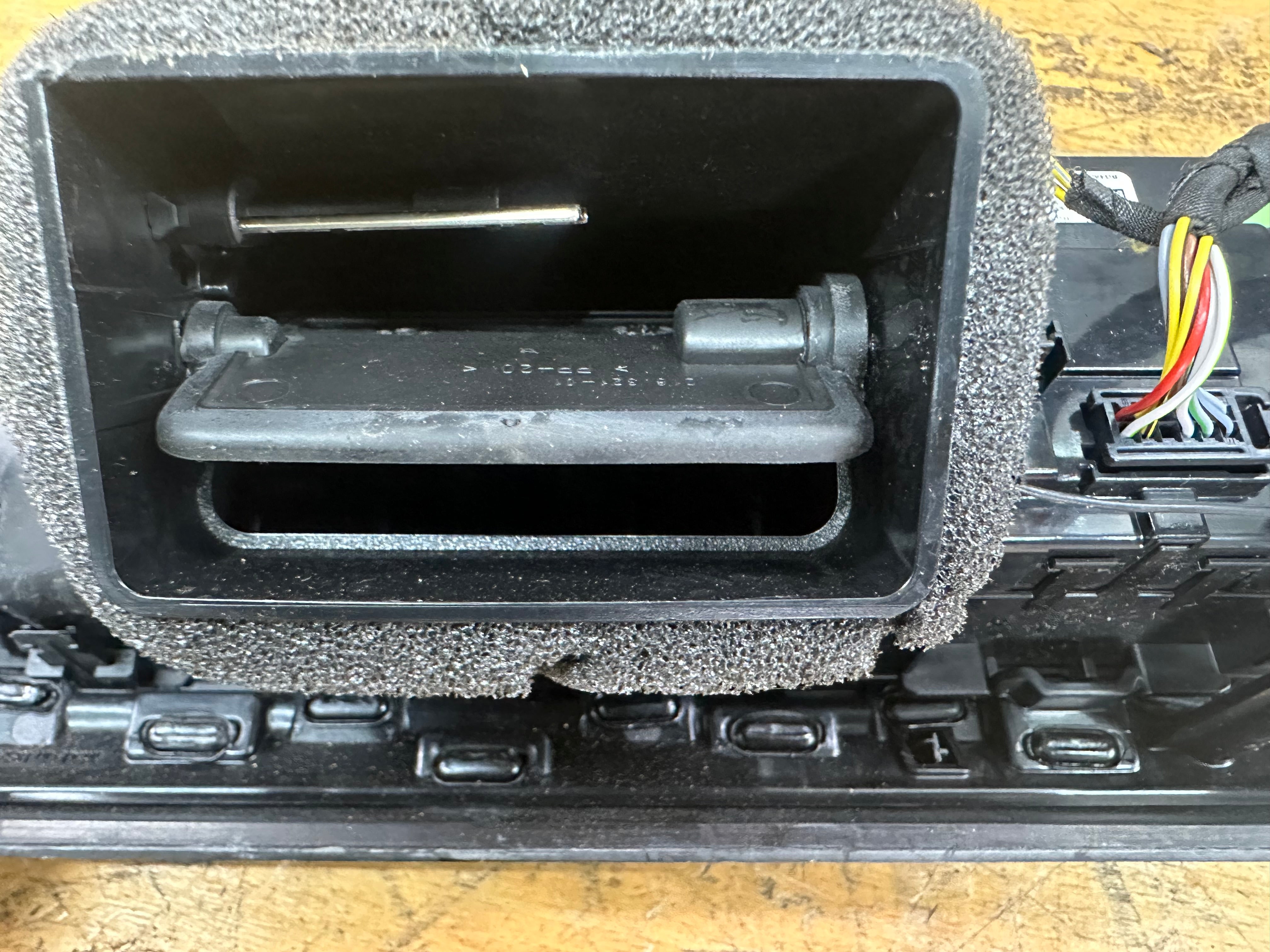 BMW X3M / X4 Series G01 G02 Air Vent Grill – AC Climate Control Panel (9855409)