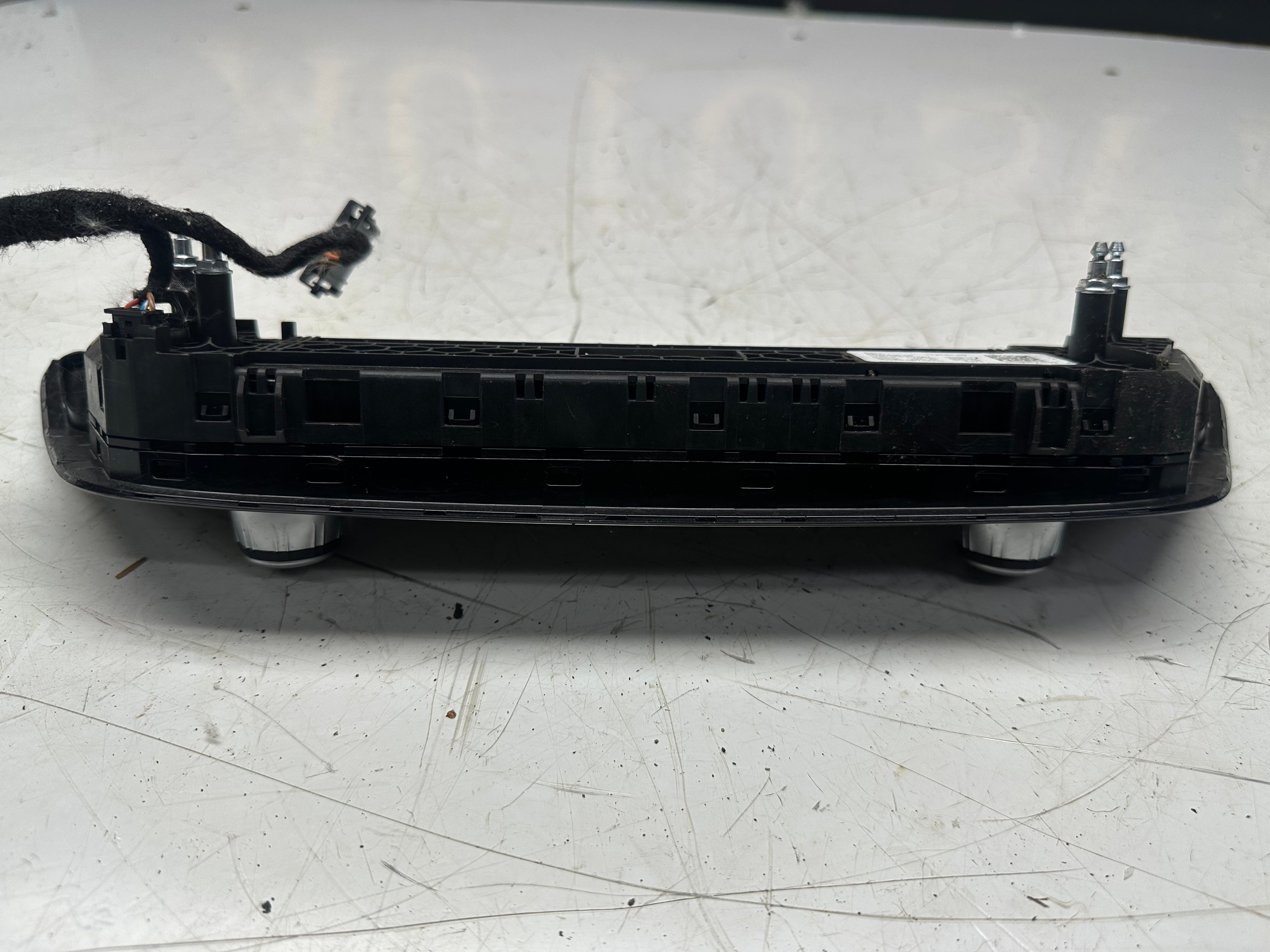 BMW 5 Series G30 Climate Control Panel 2016–2019 (6834435-02) (6411 114191-10)