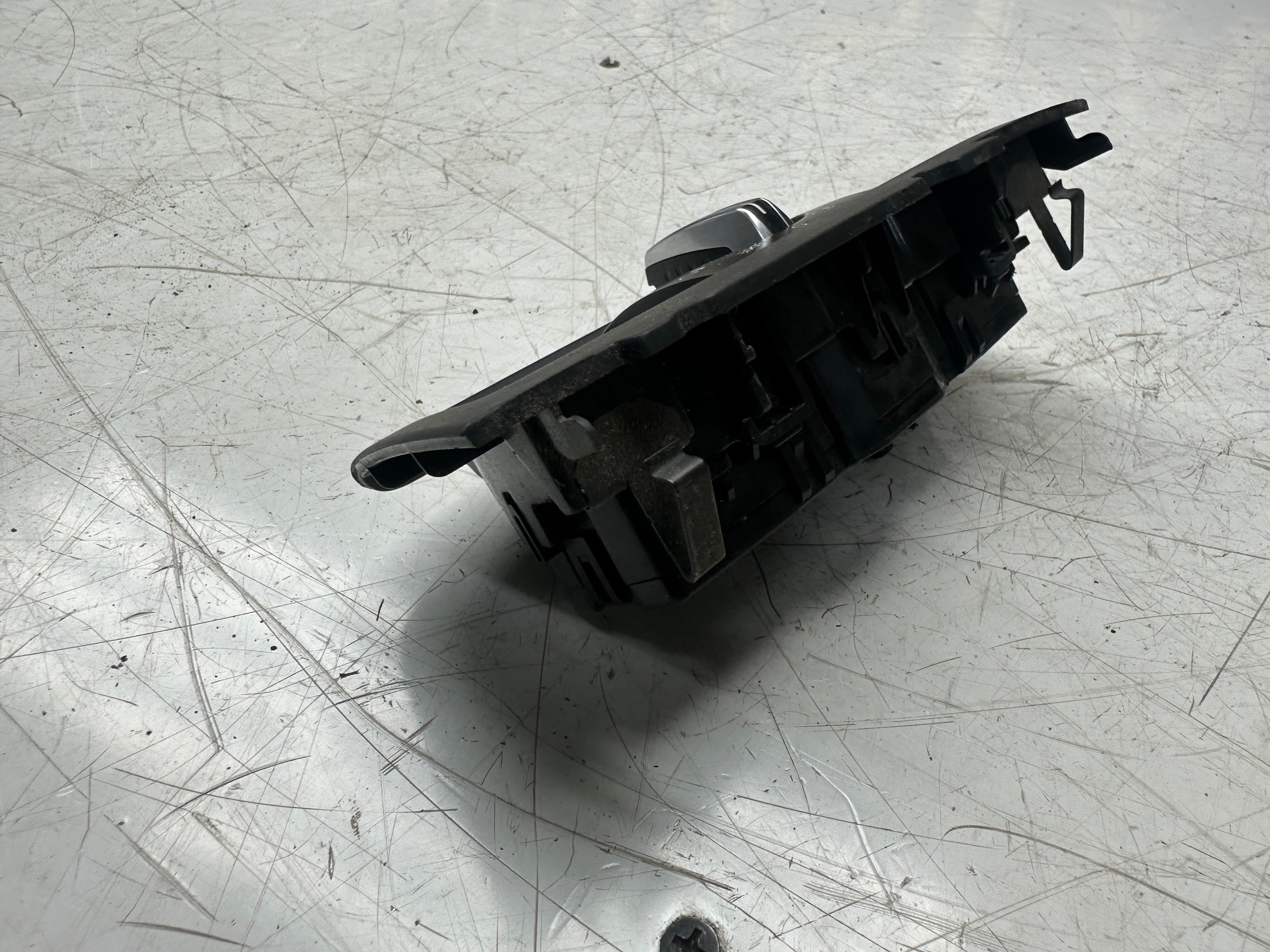 BMW X5 F15 xDrive X6 F16 Fog Light Control Switch Panel (9311727)