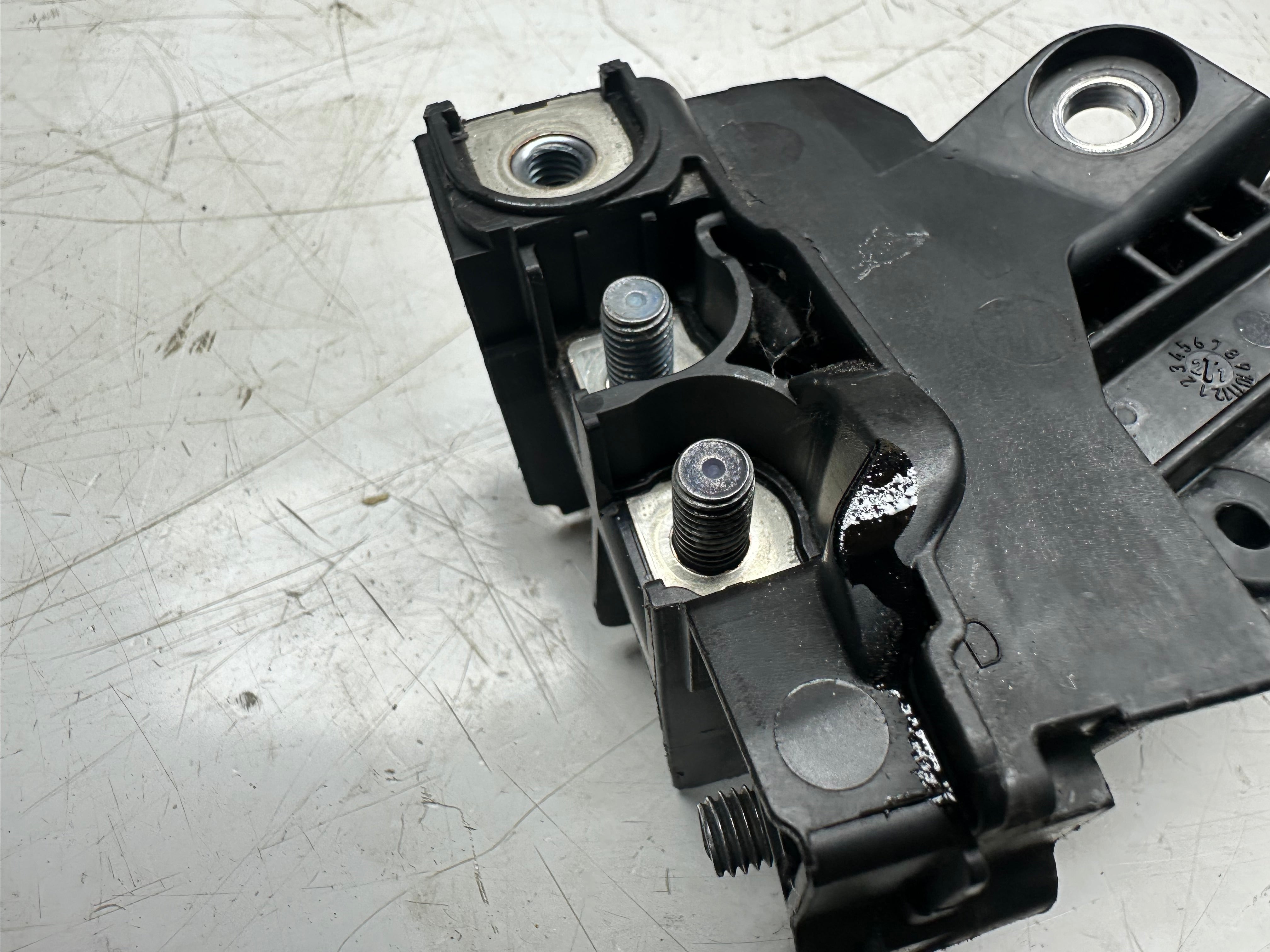 BMW 5 / 6 / 7 / X3 / X4 Series B+ Positive Terminal Point Distribution Box (9339824-04)