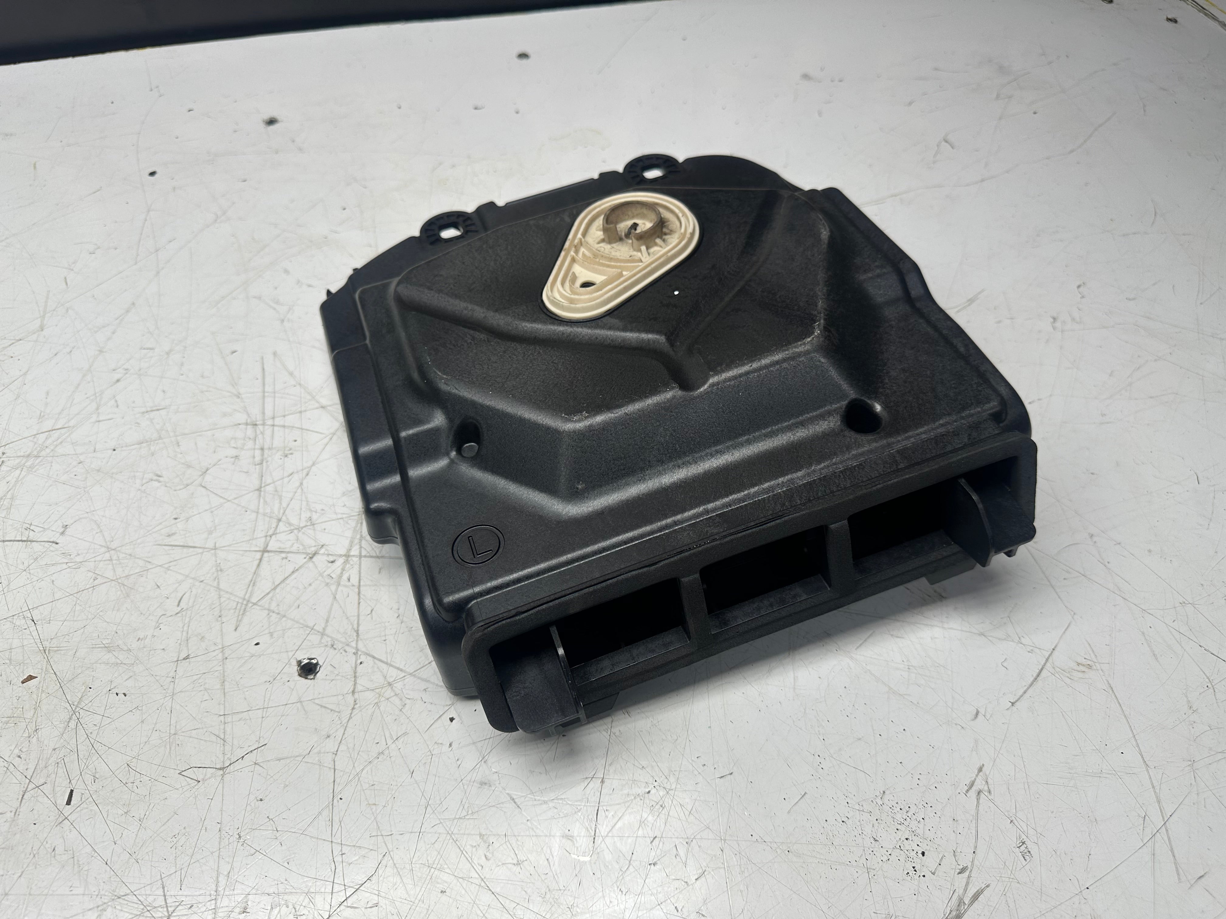 BMW F06 Central Subwoofer Bass Speakers Set (9169685-02) (9169686-02)