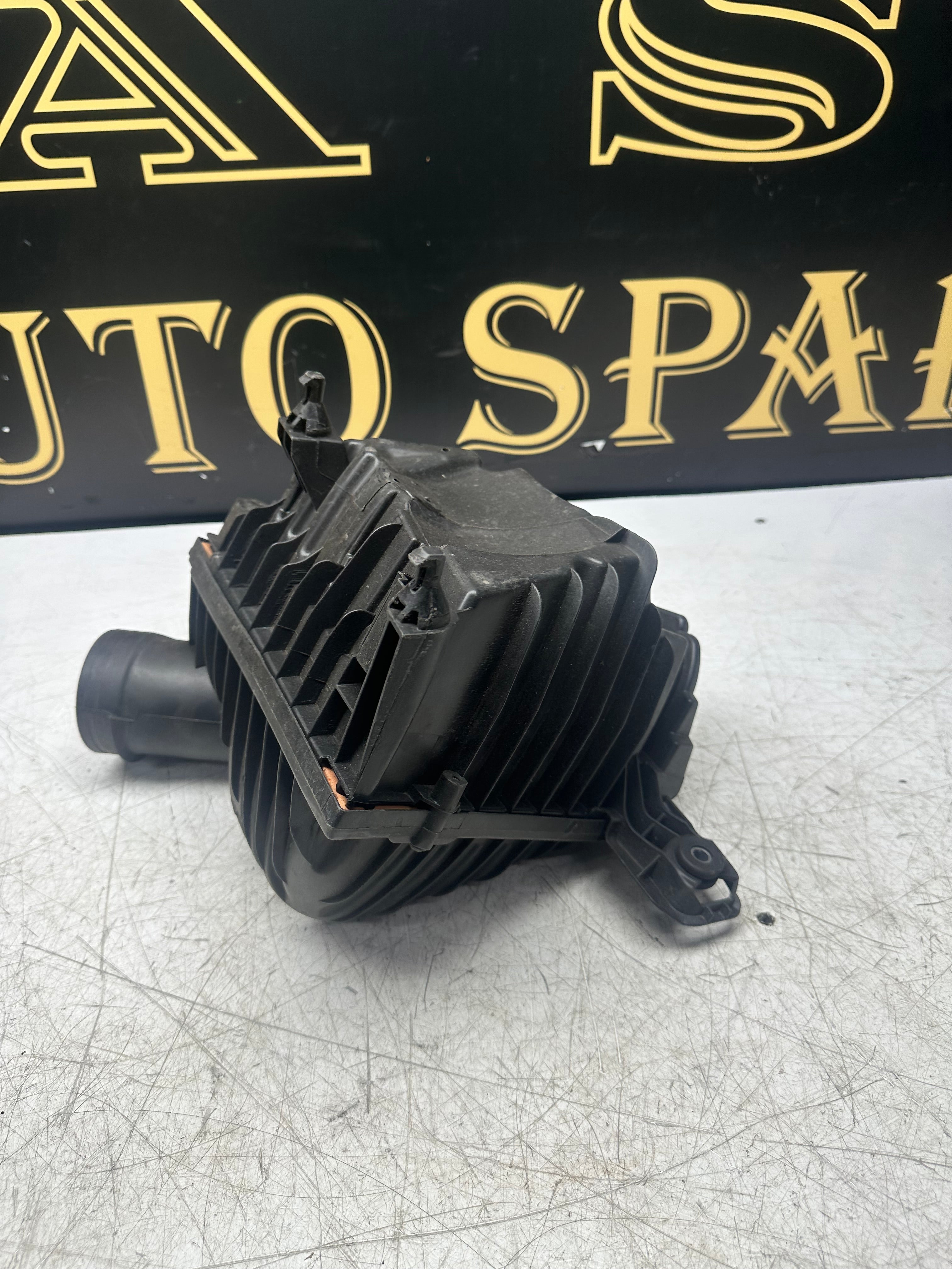 BMW 2 Series F45 Air Filter Box Housing 8513916 – 2014–2021