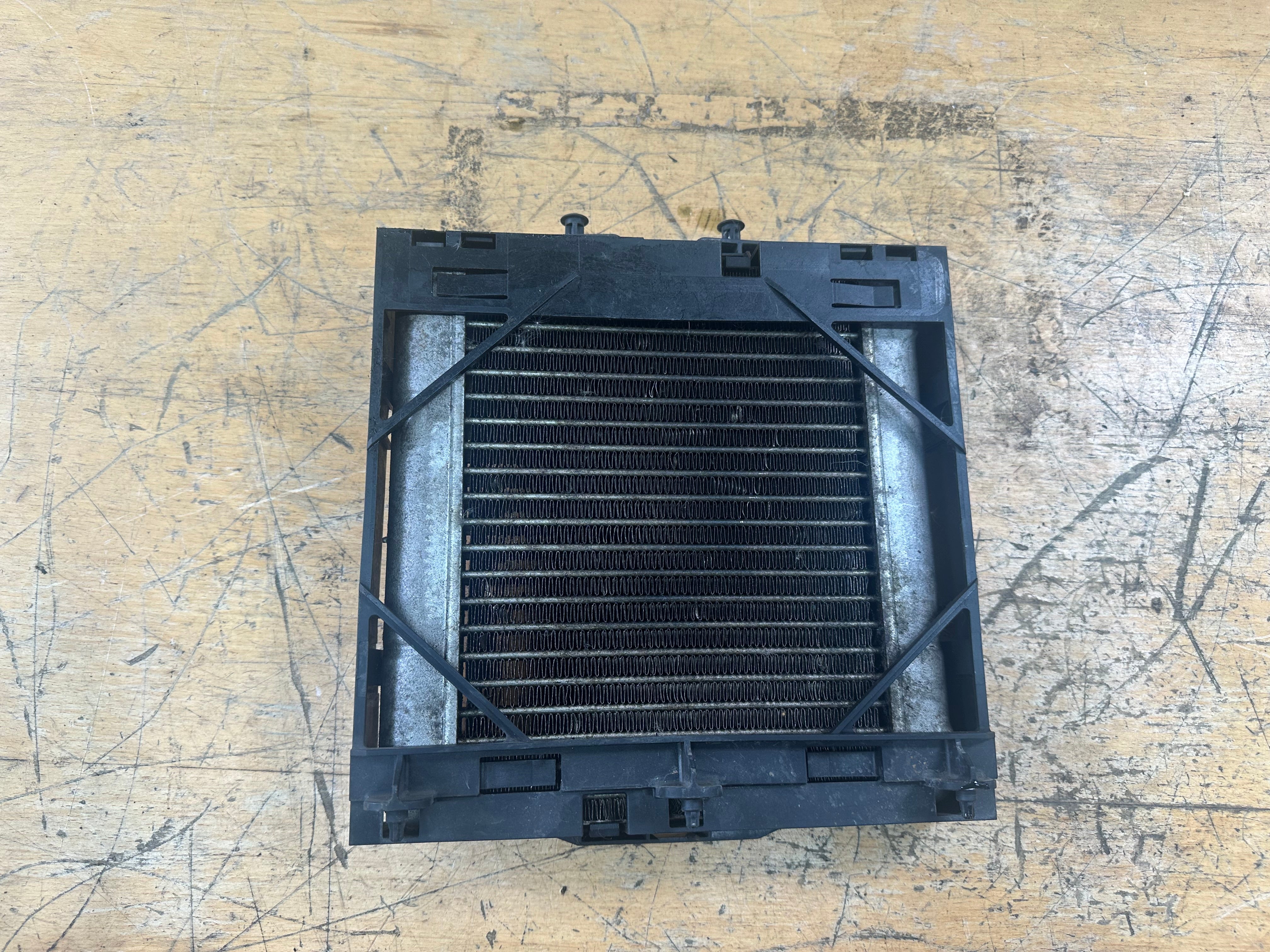 BMW 5 Series F10 Oil Radiator Cooler (7572542) (M9056003) (P8413002) (7572542-03)