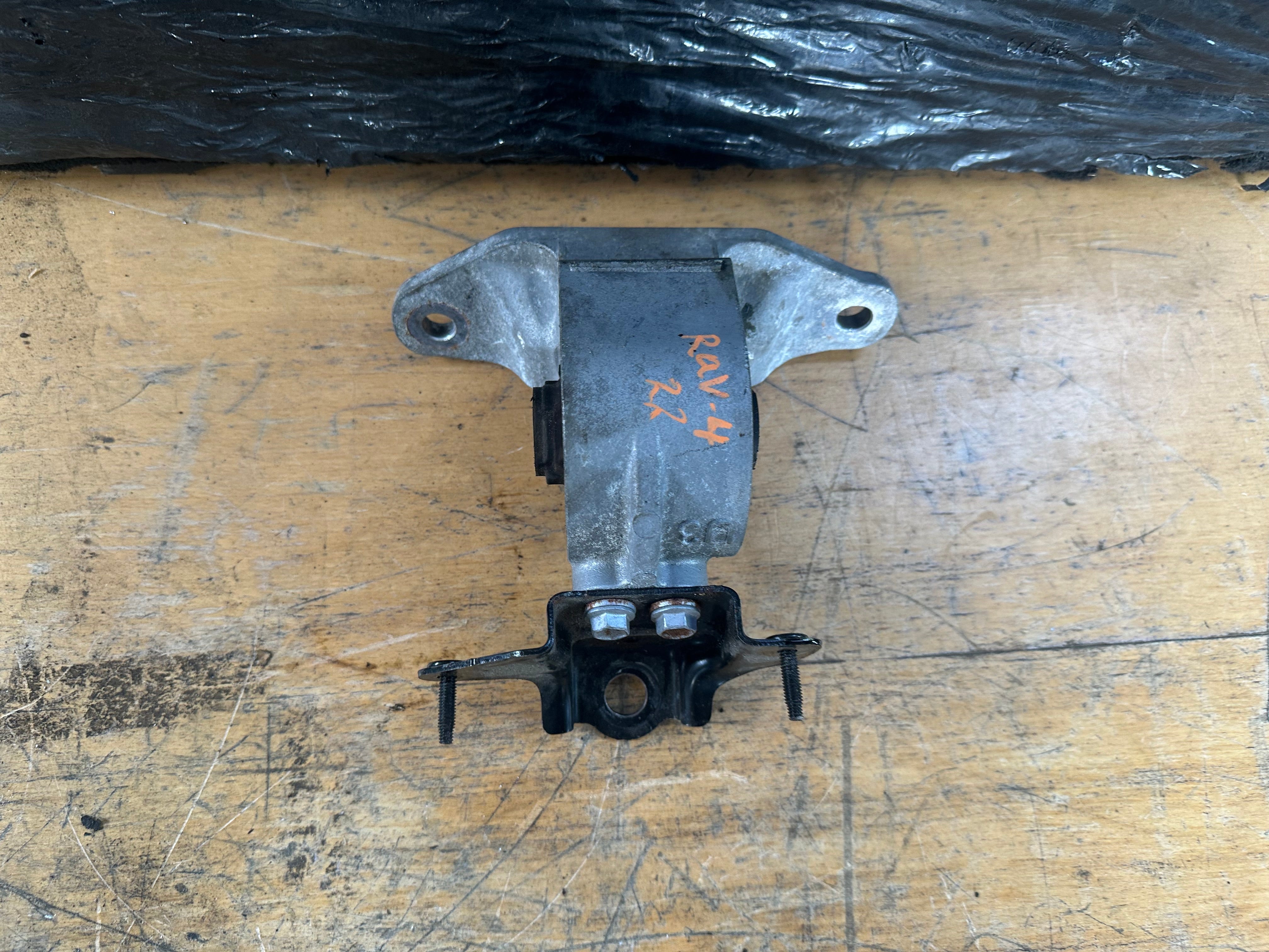 Toyota RAV4 Dynamic 2018–2022 2.5 Hybrid  Left N/S Passenger Engine Mount
