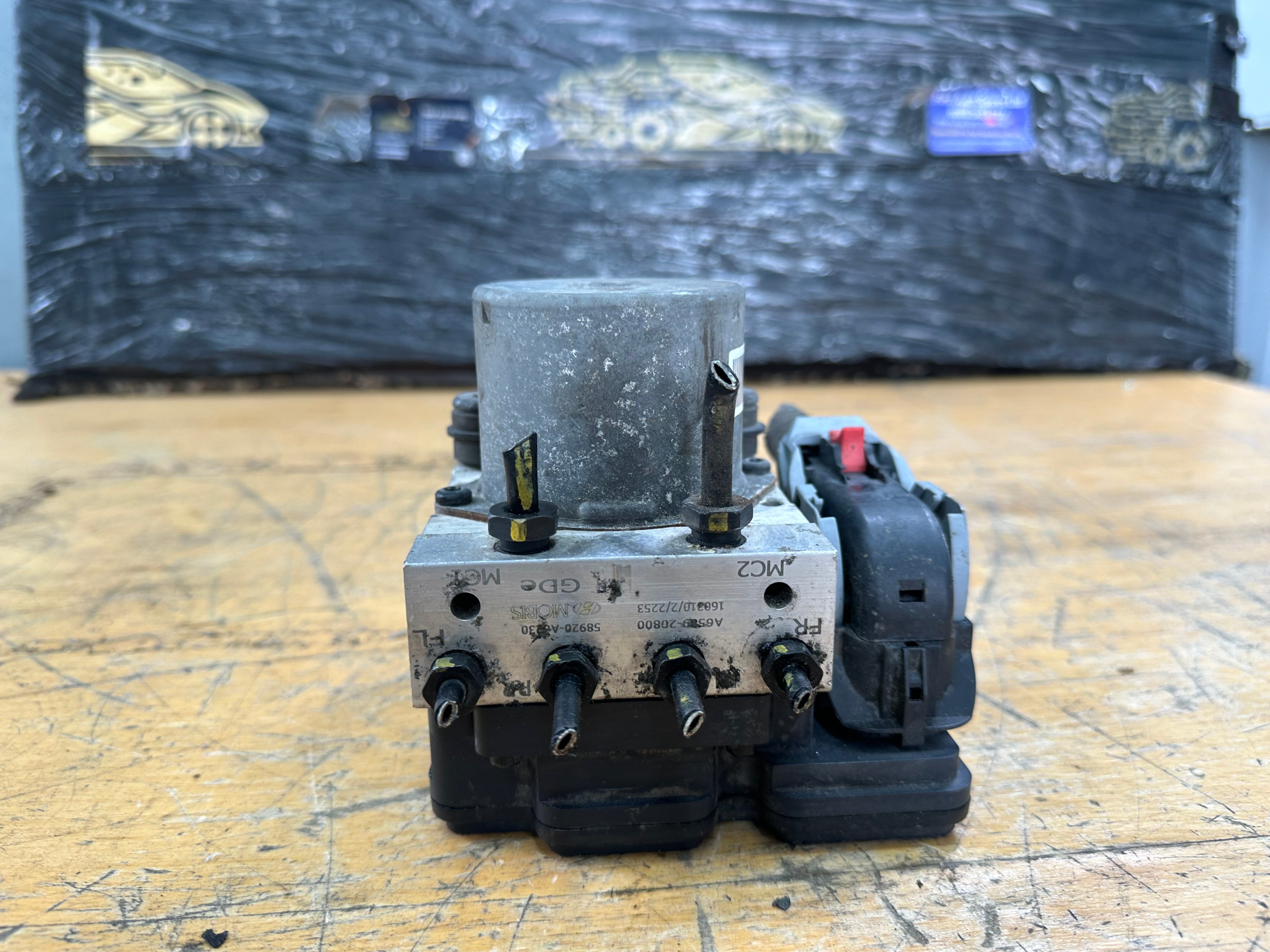 Hyundai i30 2016 ABS Pump Controller Modulator (58900-A6730)