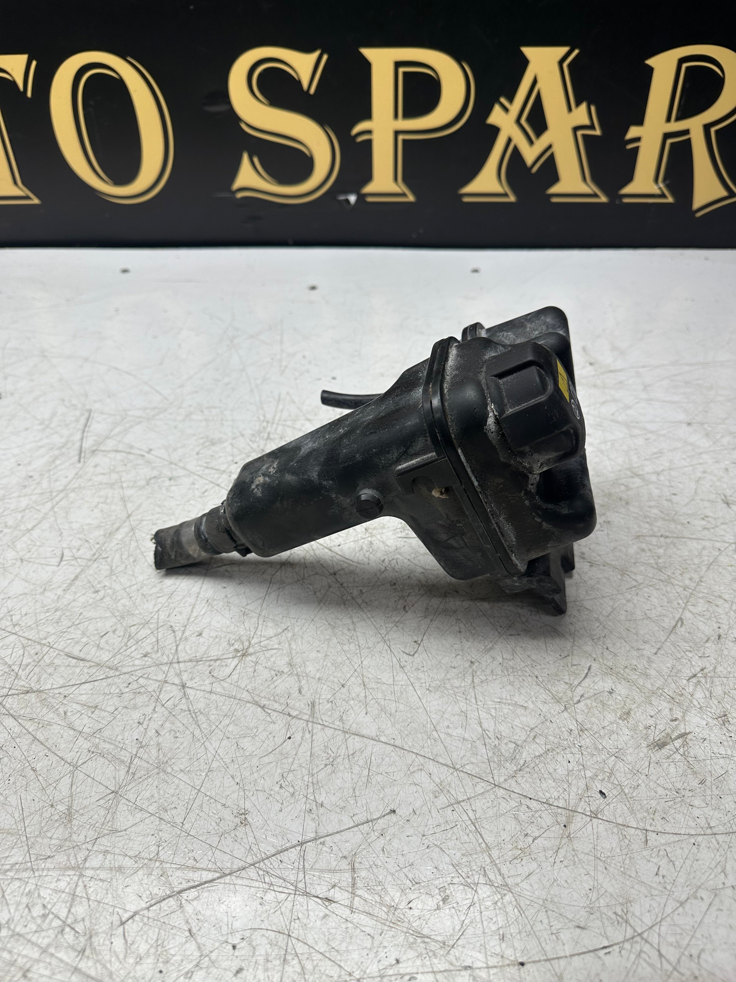 BMW 3 Series F30 Coolant Expansion Tank / Reservoir (2011–2019)(8617047)