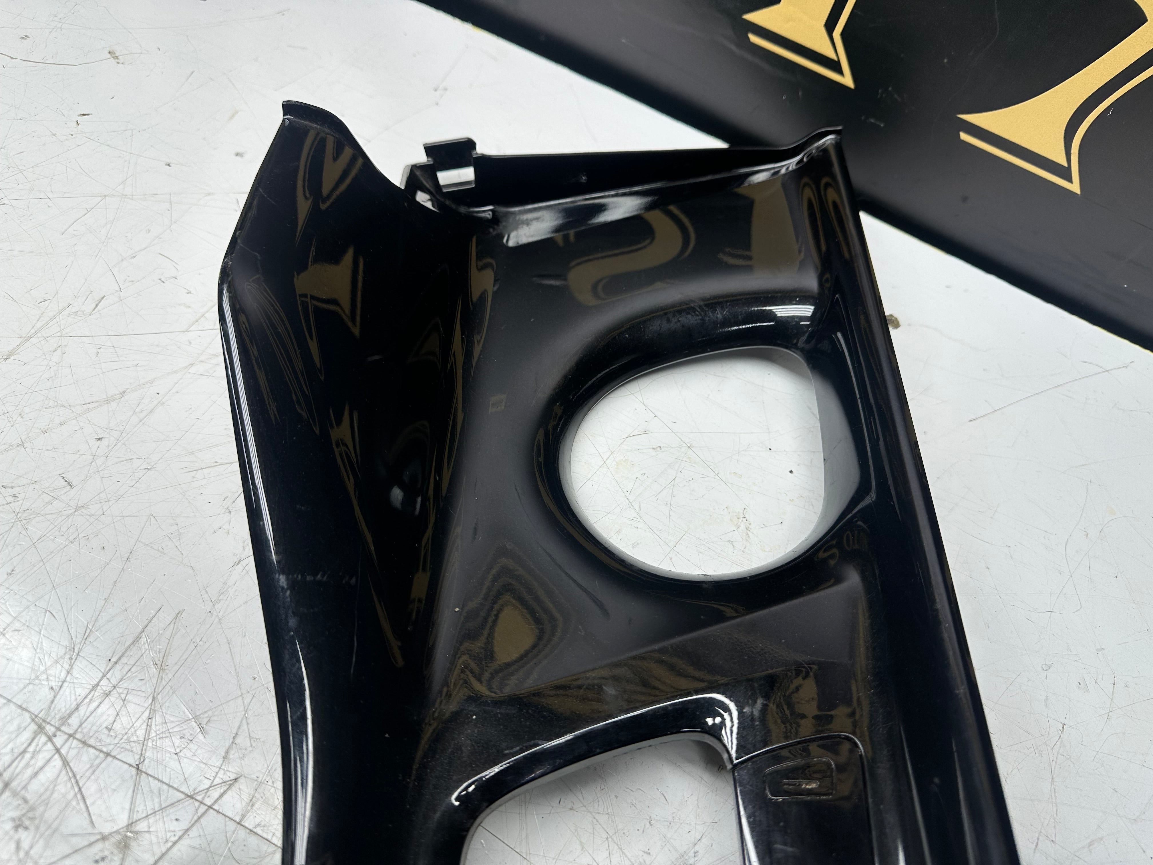 Toyota C-HR 2016–23 RHD Center Console (58804F4021)(76K512-RHD)(CZ049-1 13723031)