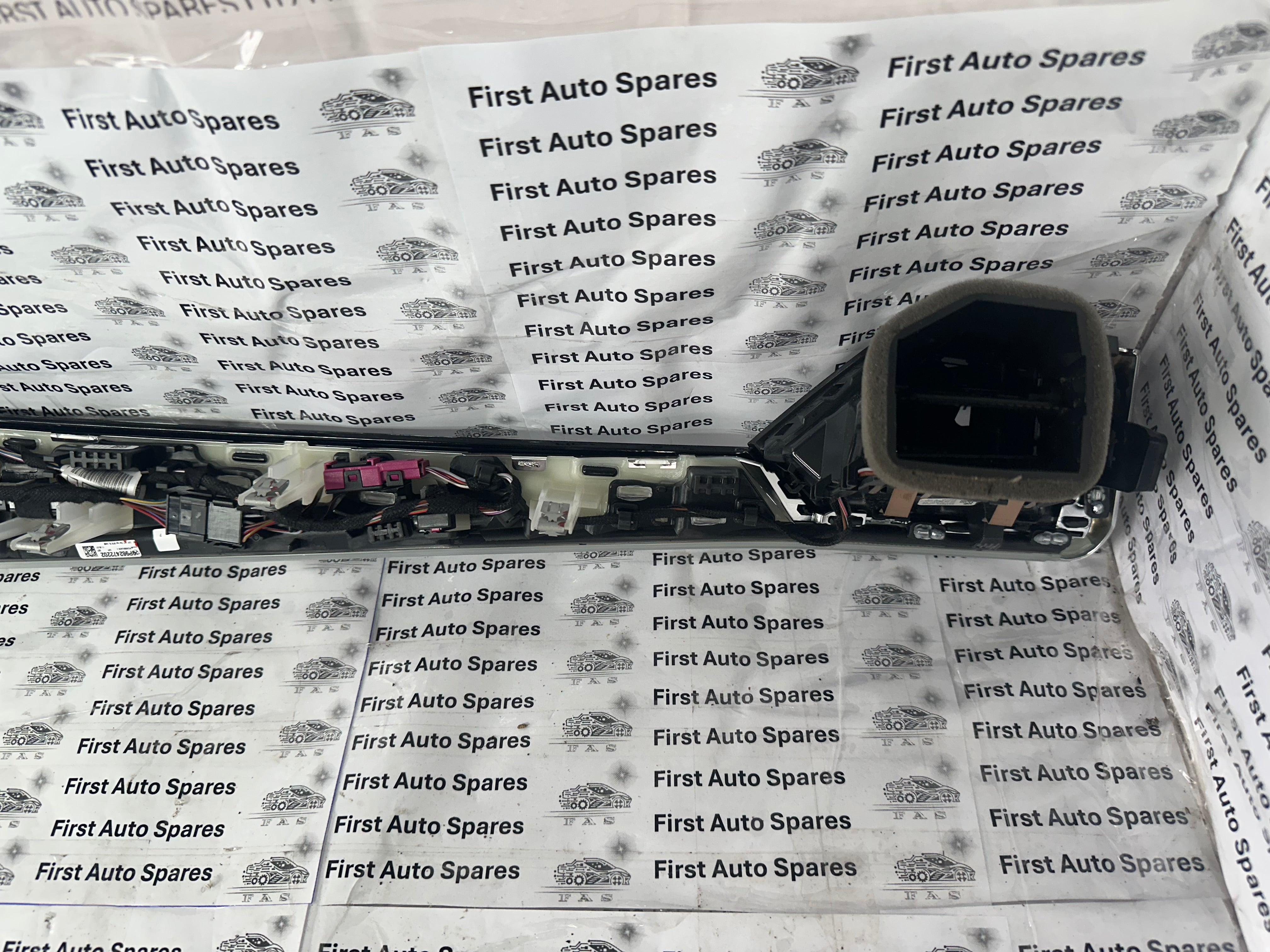 BMW 3 Series G21 Climate Control with Left Air Vent Grille (6848620, 4A0EDD1-02)