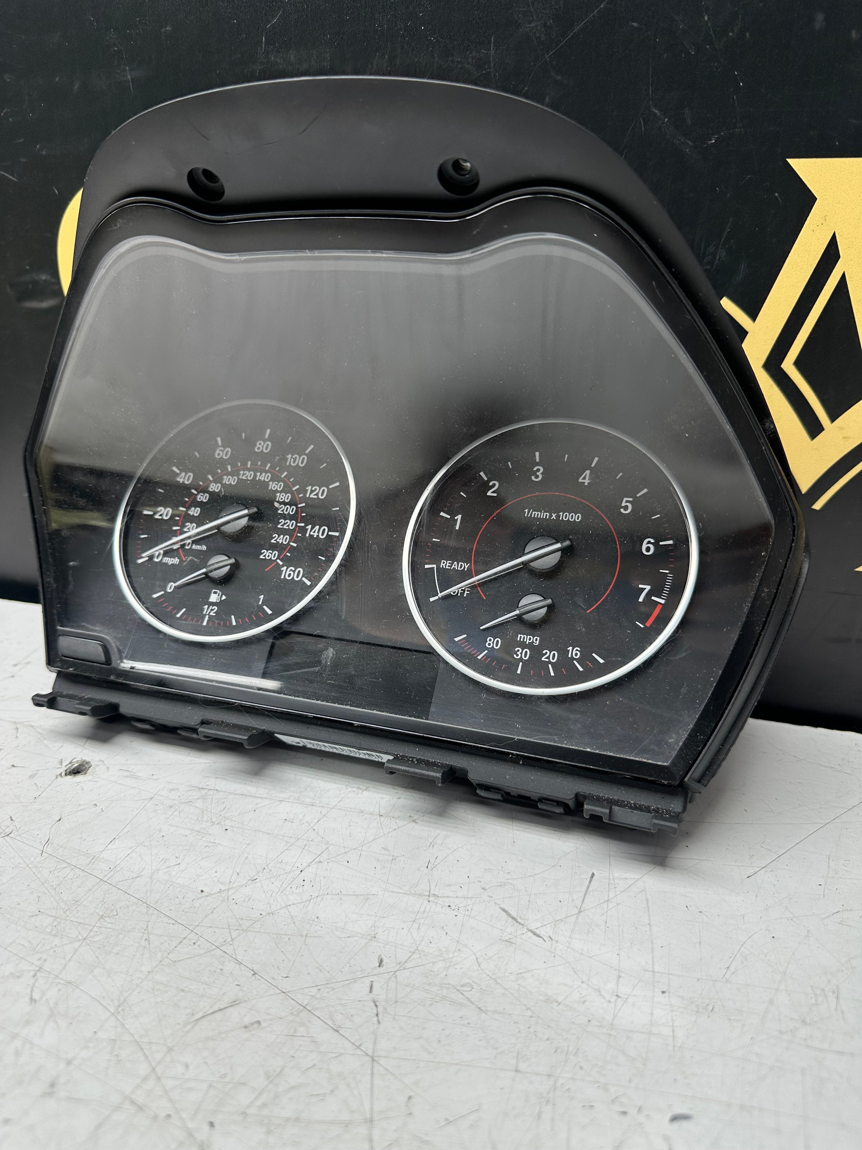 BMW X1 F48 Diesel Instrument Cluster / Speedometer (176494-11)