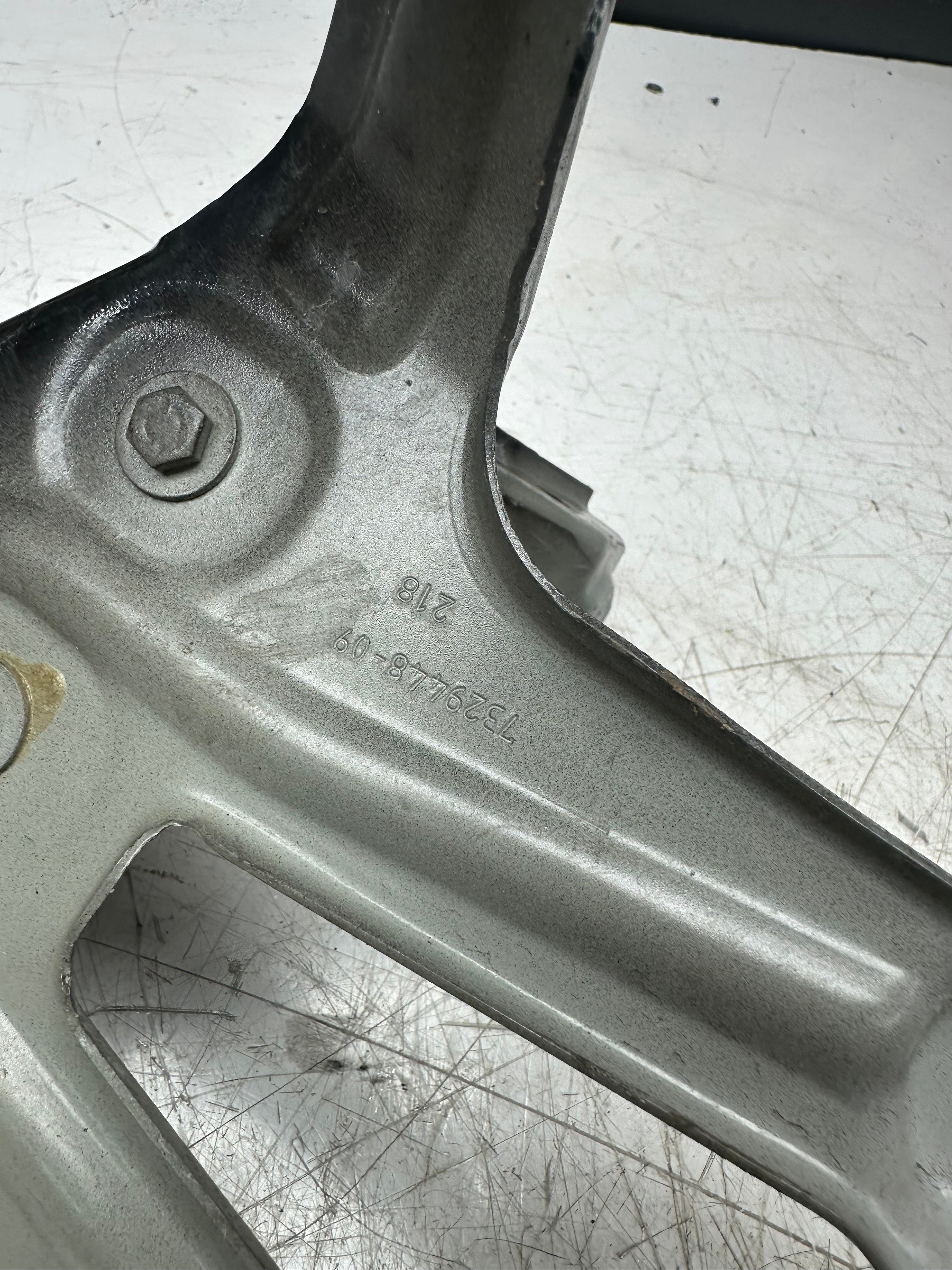 BMW X1 F48 Wing Panel Bracket Set – Left Passenger Side (7329447)