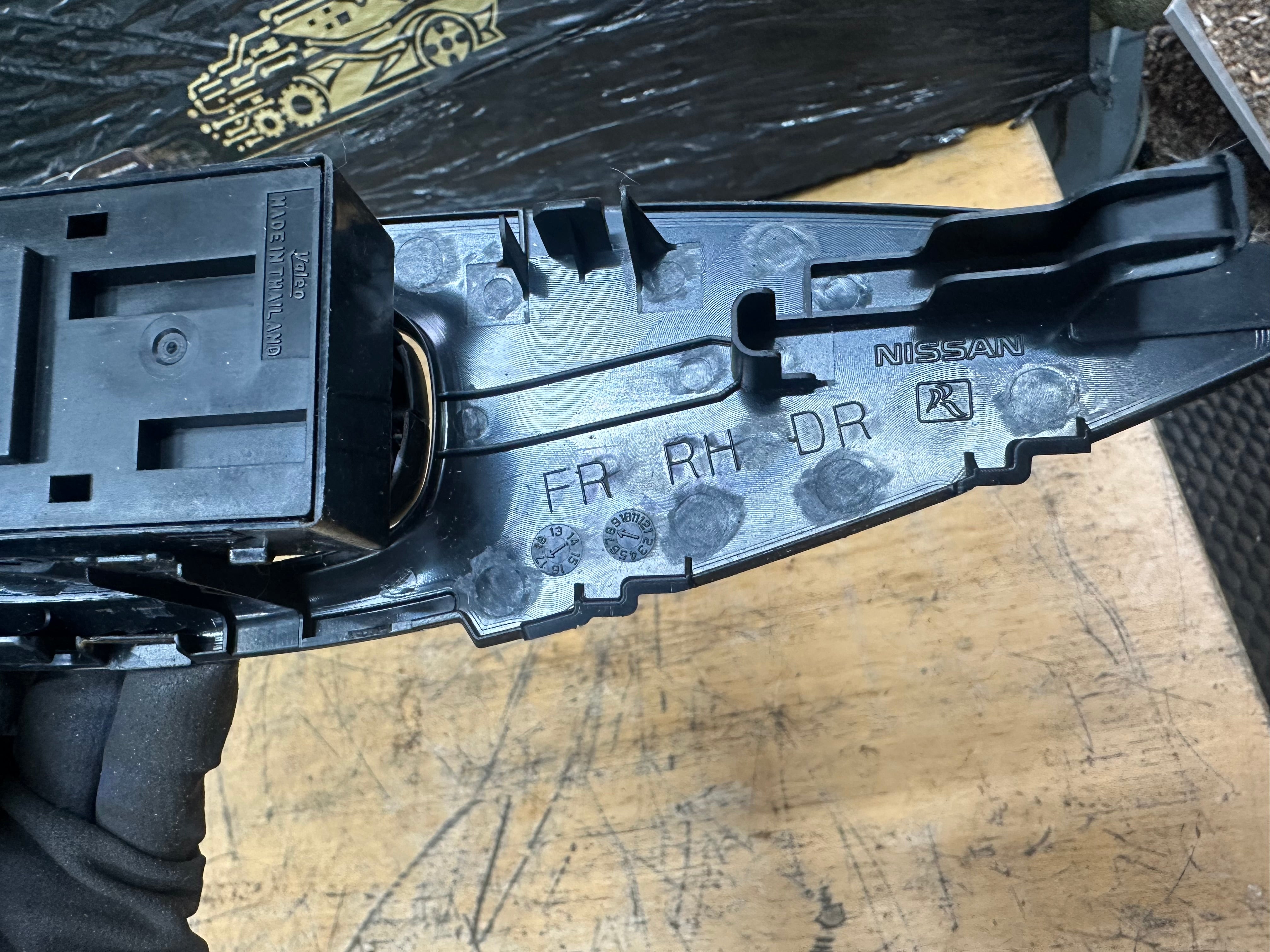 Nissan Qashqai 2015 Front Right O/S/F Door Window Switch Button (80960 4EA0AX)