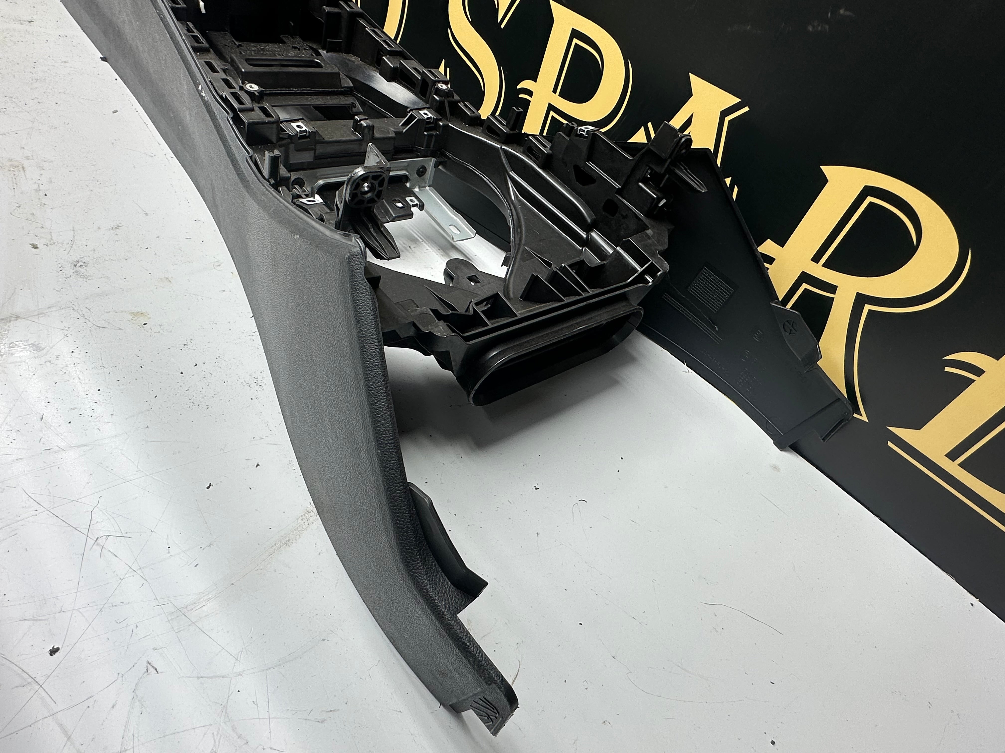 BMW 3 Series G20 G21 G28 2018-2024 Centre Console (106038715C) (5116 6806778)