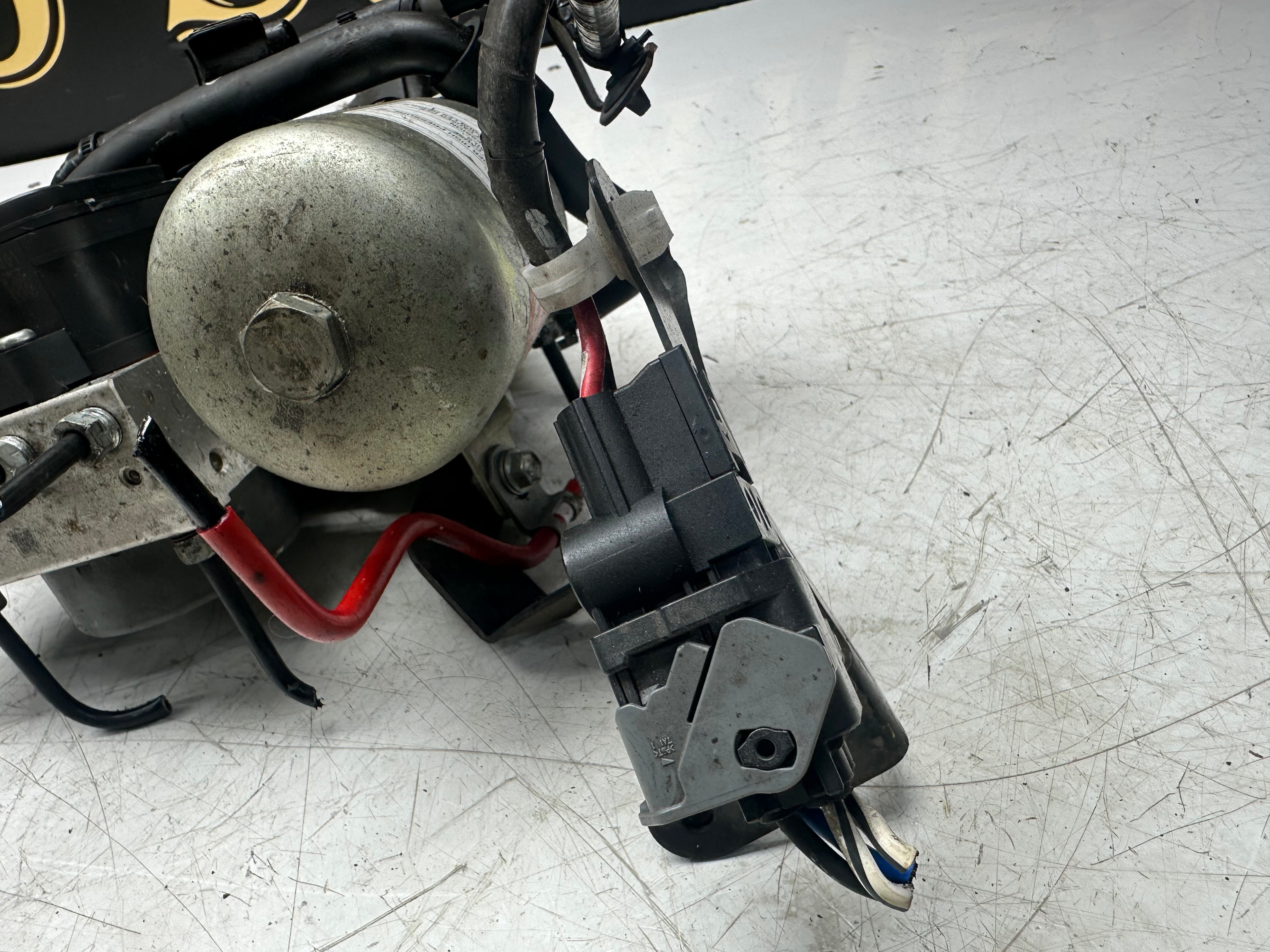 Toyota Prius 2016–2021 Hybrid Brake Booster Pump ABS Pump & Module (44510-47070)