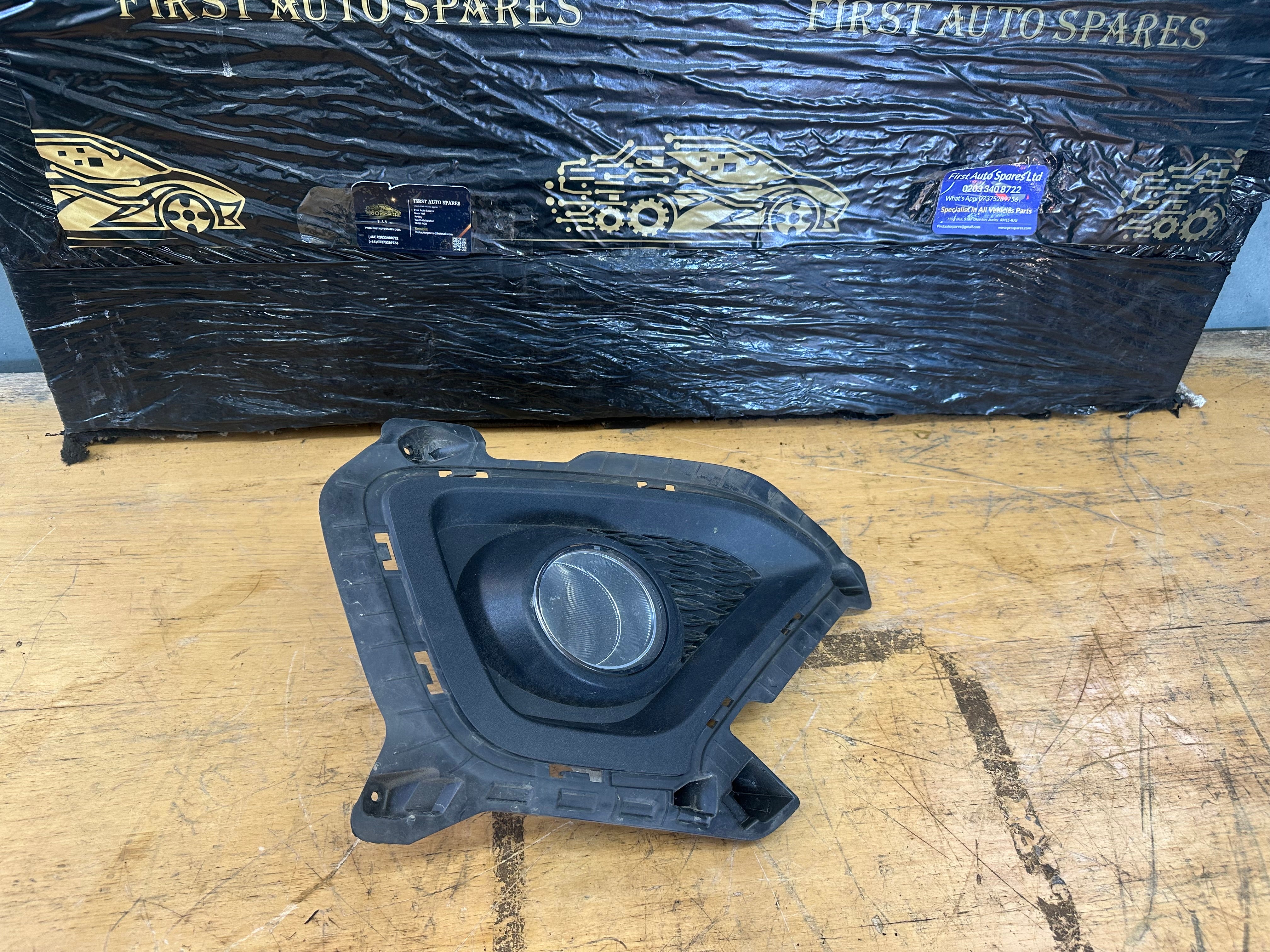 Hyundai i10 2014 Left Passenger Front Fog Light & Surround Trim (92201-B9000)