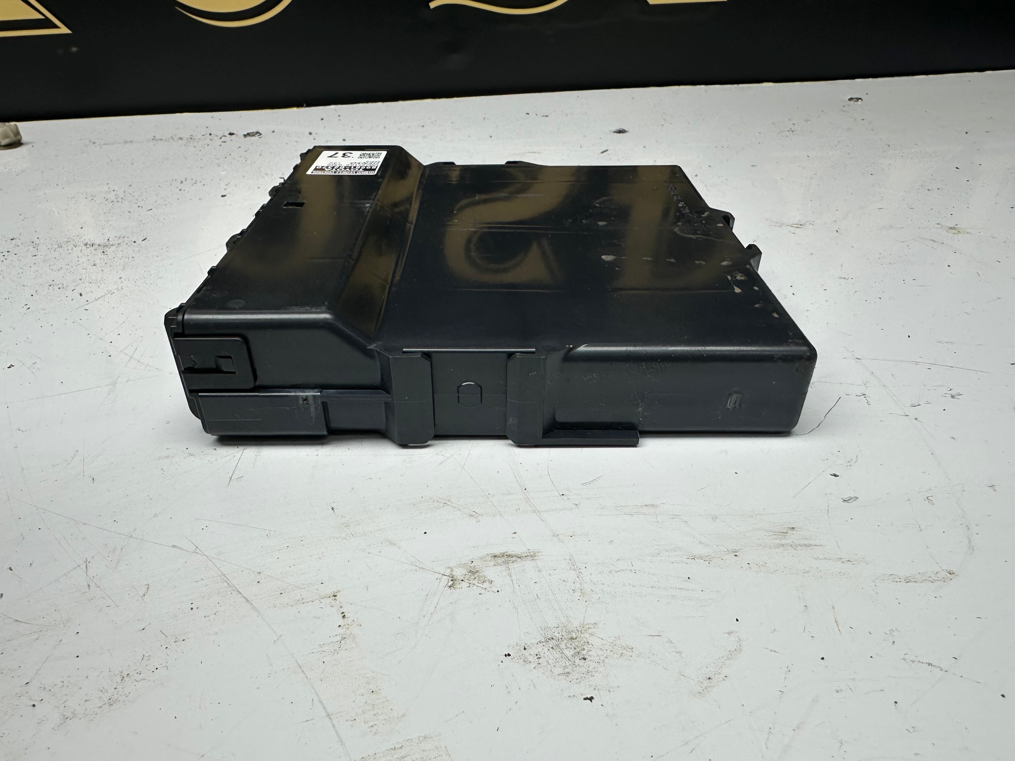 Toyota Corolla 1.8 Hybrid Engine Control Unit (89981-02370) (MB285100-0320)