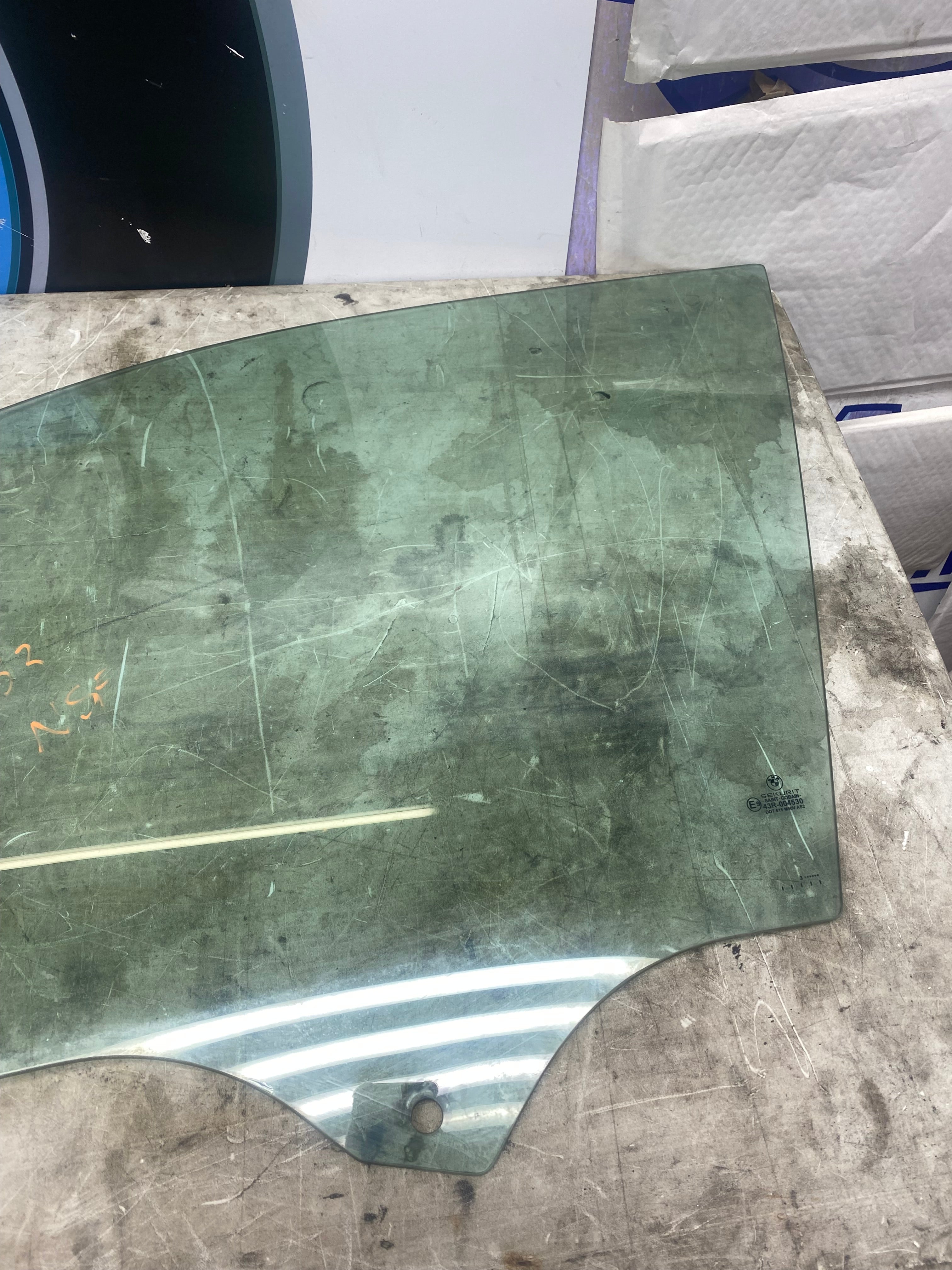 BMW Z8 E52 Front Passenger Side Window Glass 2000–2003