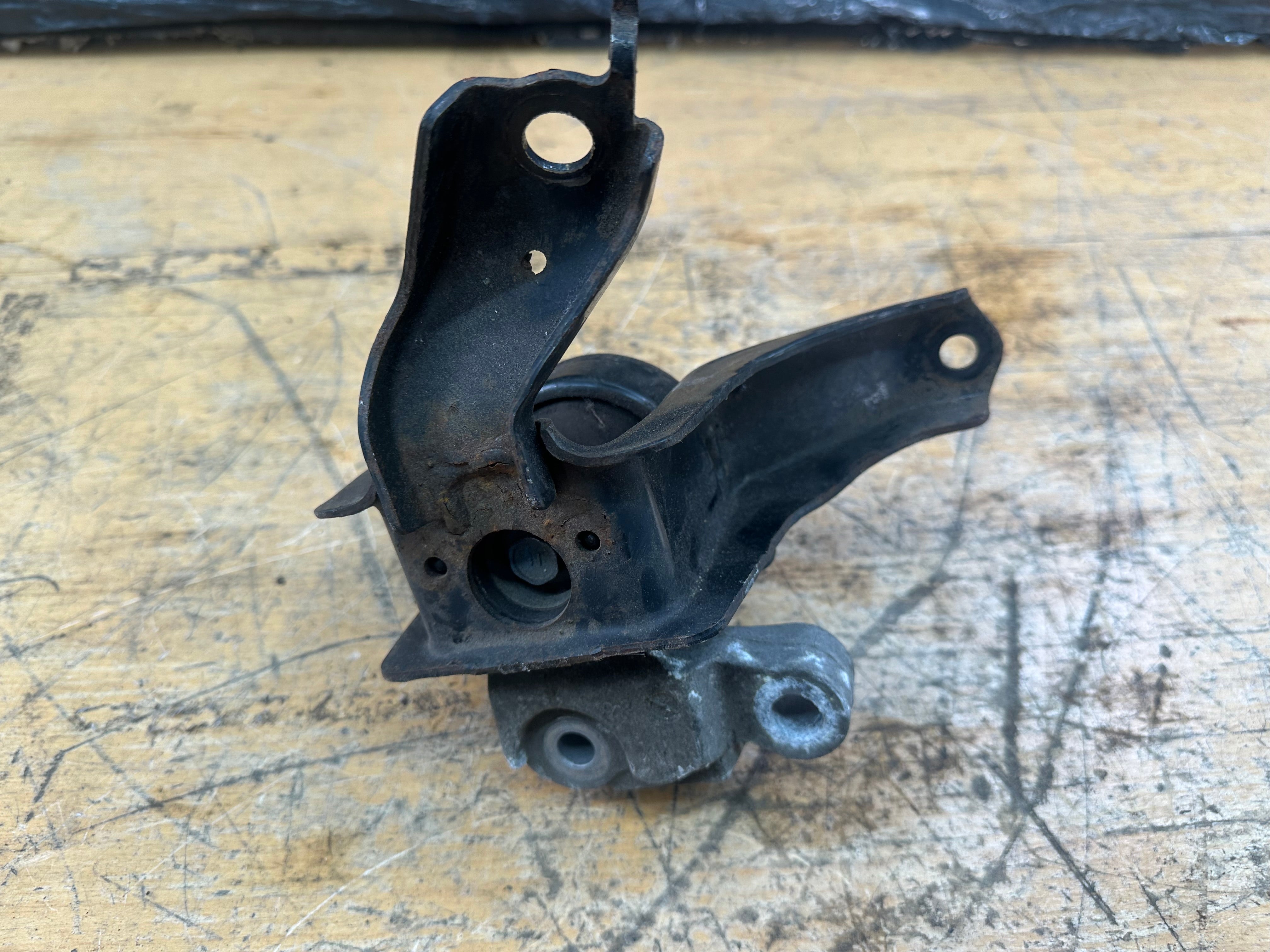 Toyota Yaris 2013 Driver’s O/S Right Side Engine Mount