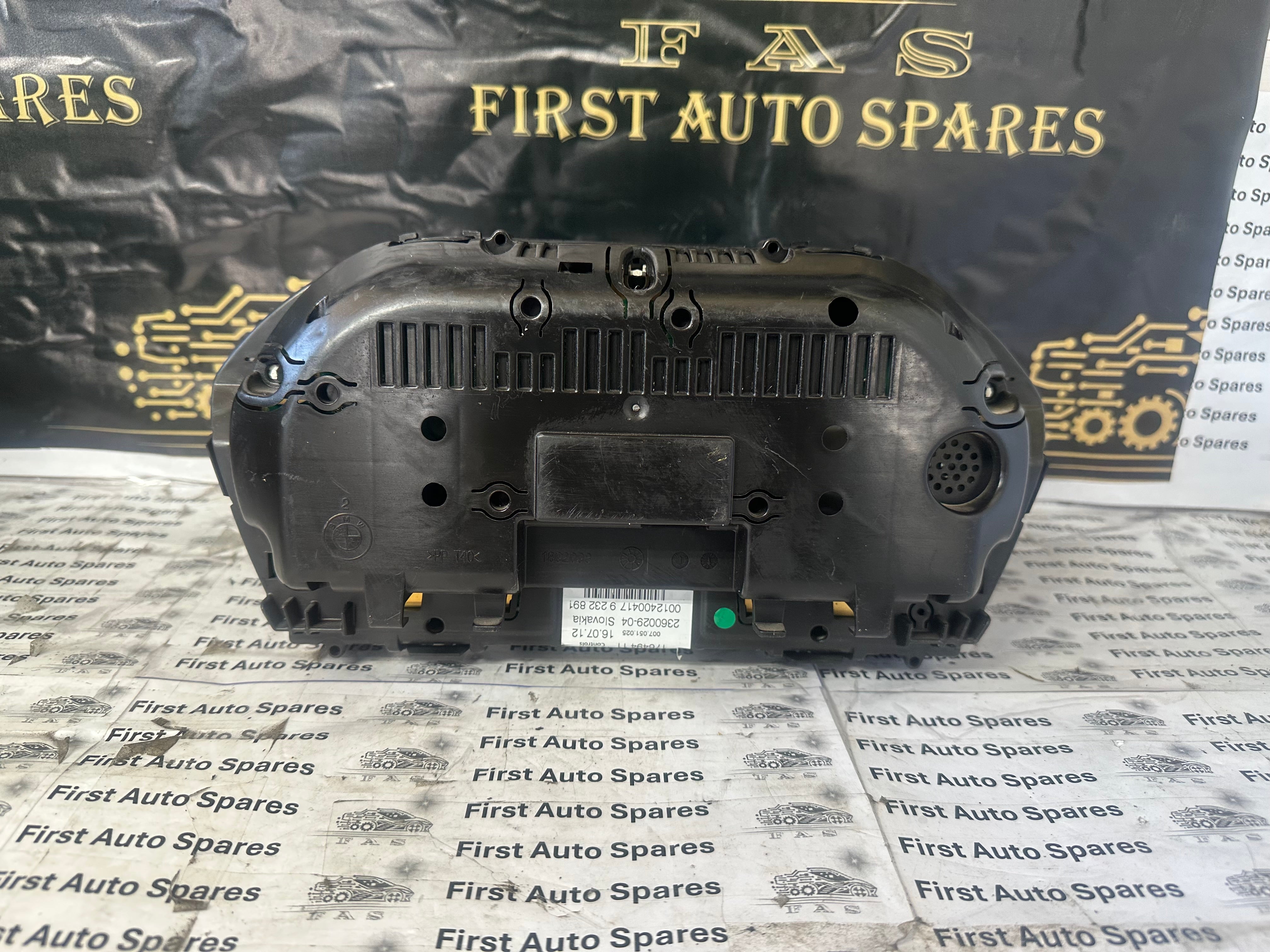 BMW 1 Series F20 F21 Speedometer Instrument Cluster 9287465 (2360029-04)