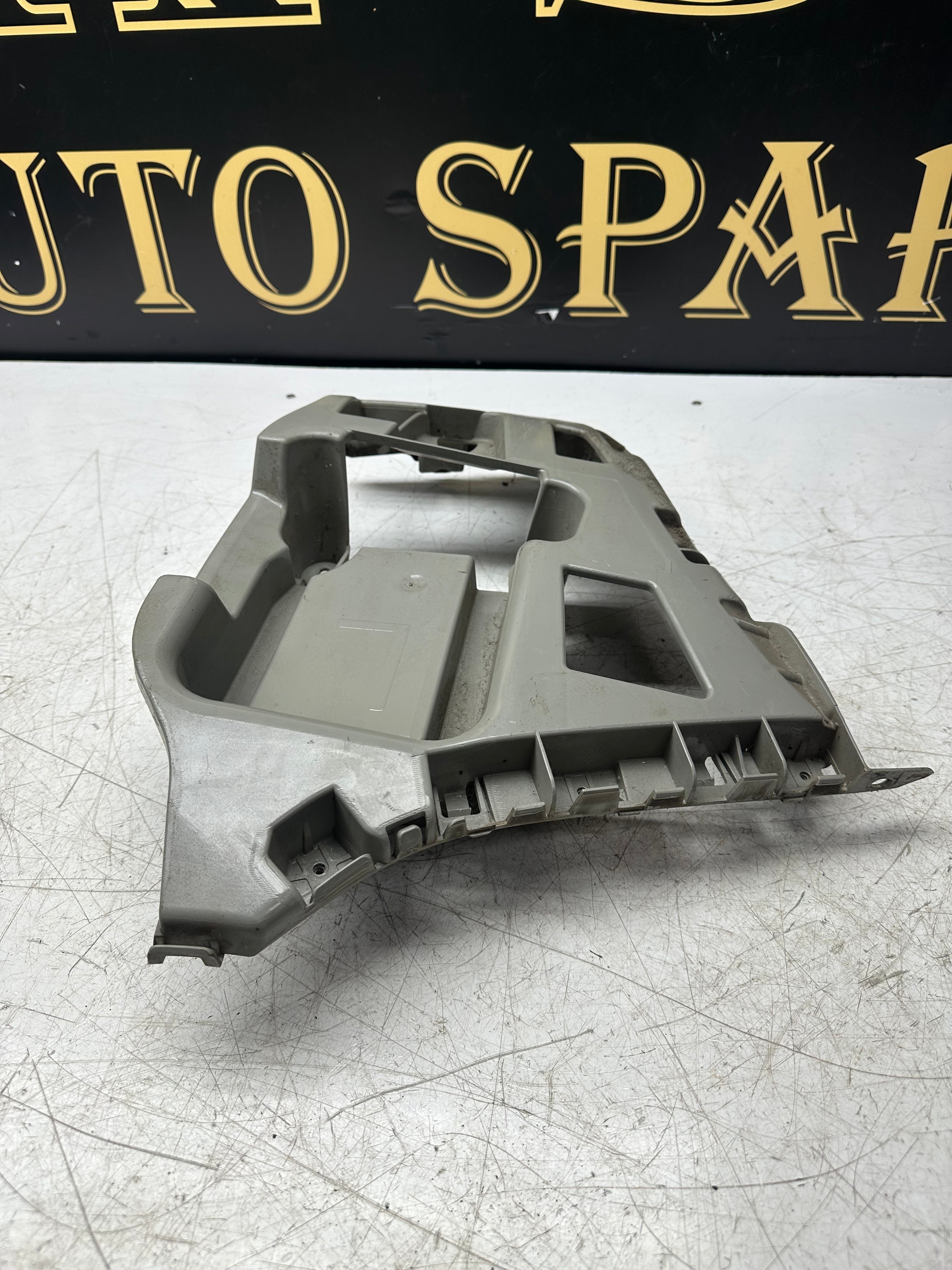 BMW 1 Series F20/F21 Rear Left Bumper Bracket (M Sport Models) (2015–2019)(8063451)
