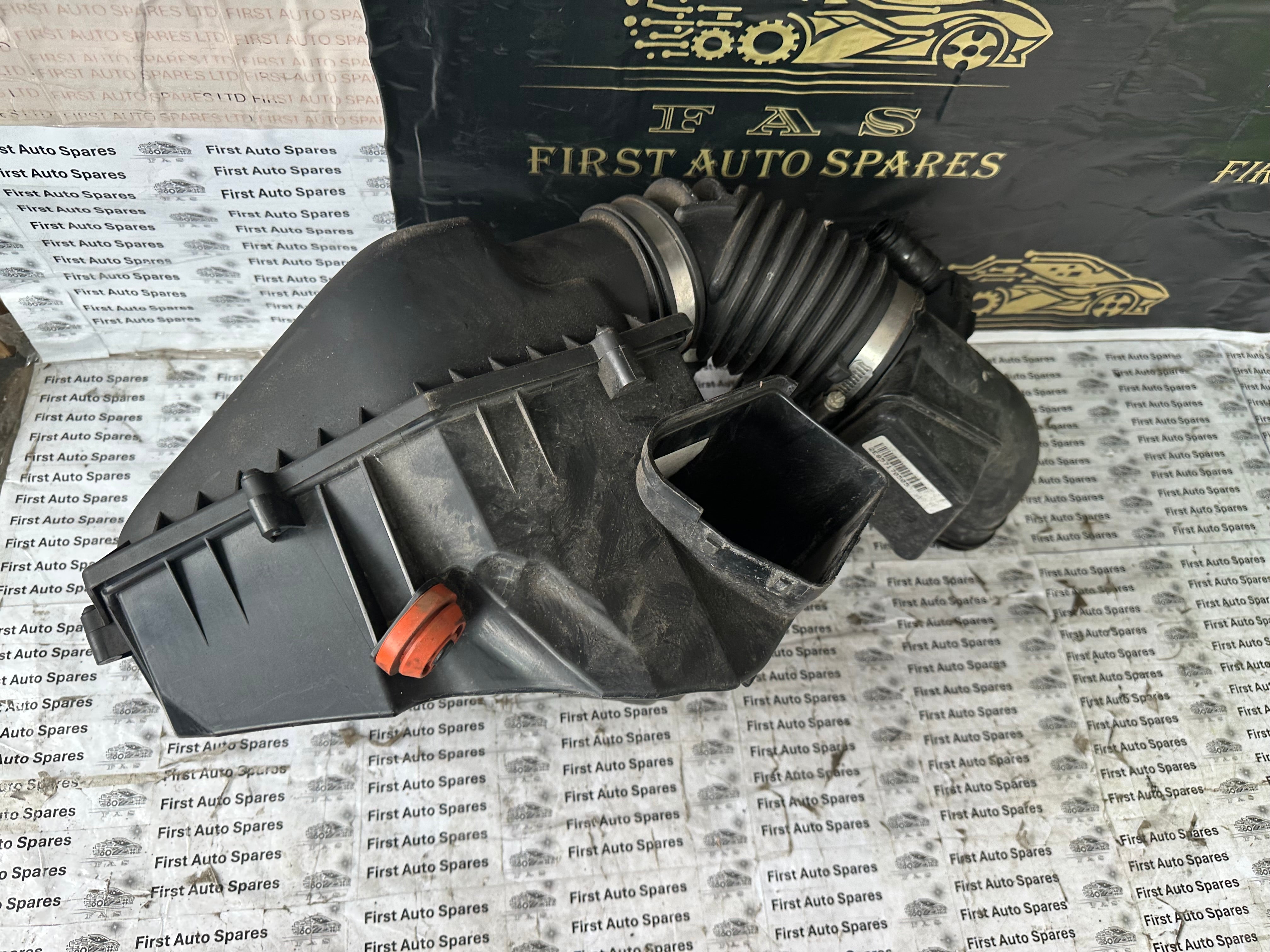 BMW G-Series Intake Silencer with Air Intake Pipe (8620945-04) (8571705)