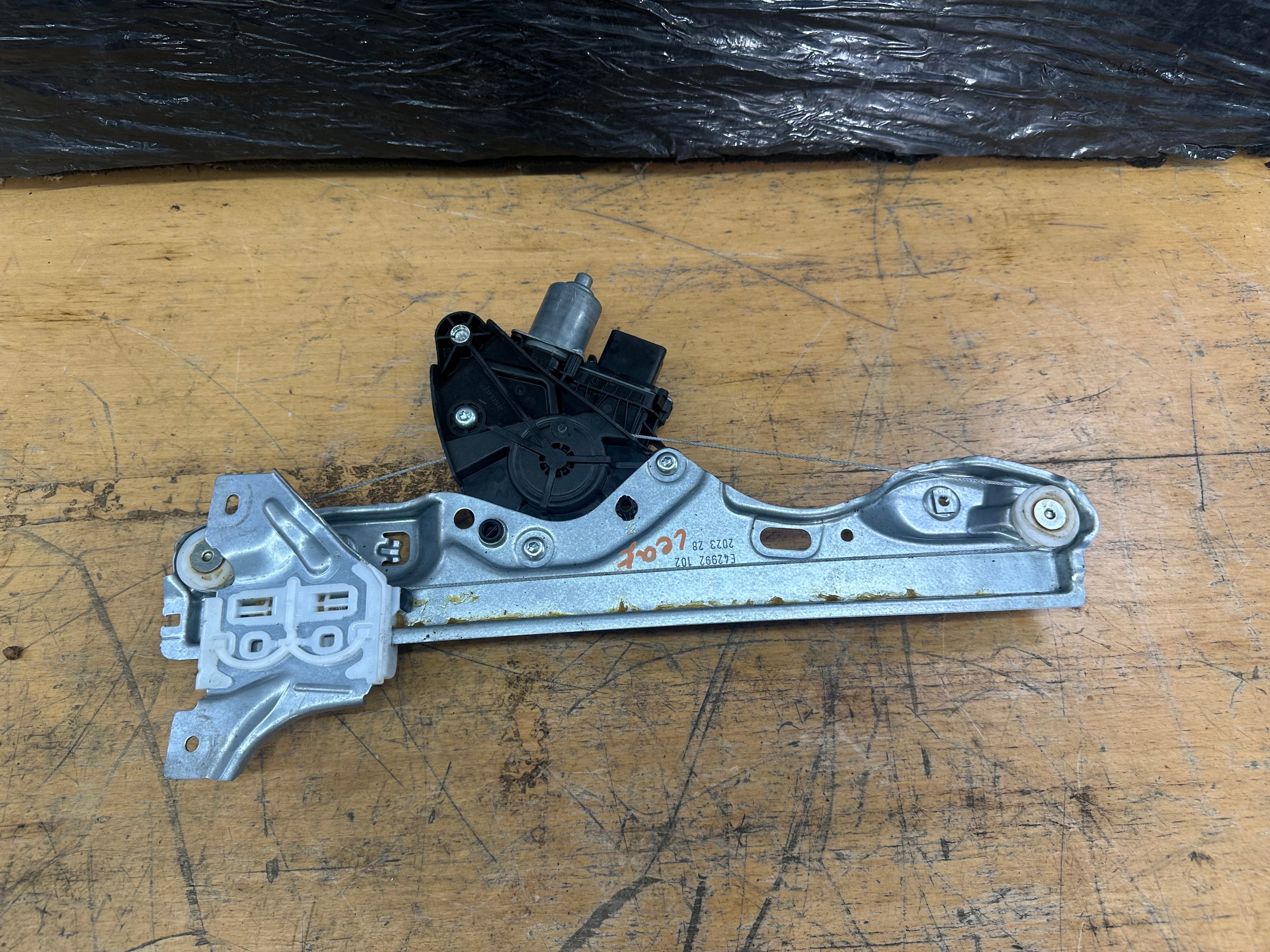 Nissan Qashqai J12 2024 Rear Right O/S/R Window Regulator (82700 6UA1B)