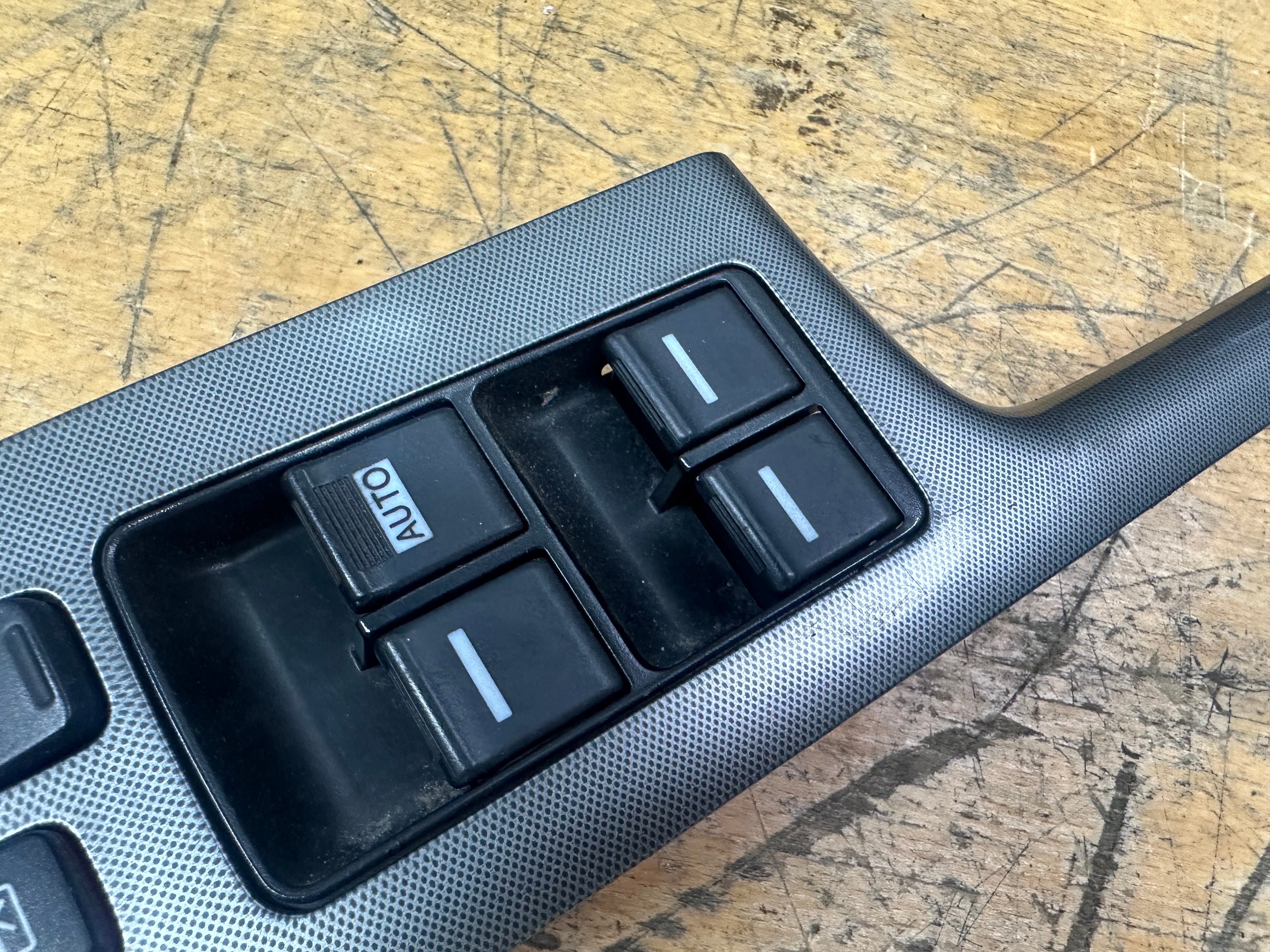 Honda Accord 2008 Front Right Driver's Door Window Switch (83541-SEA)