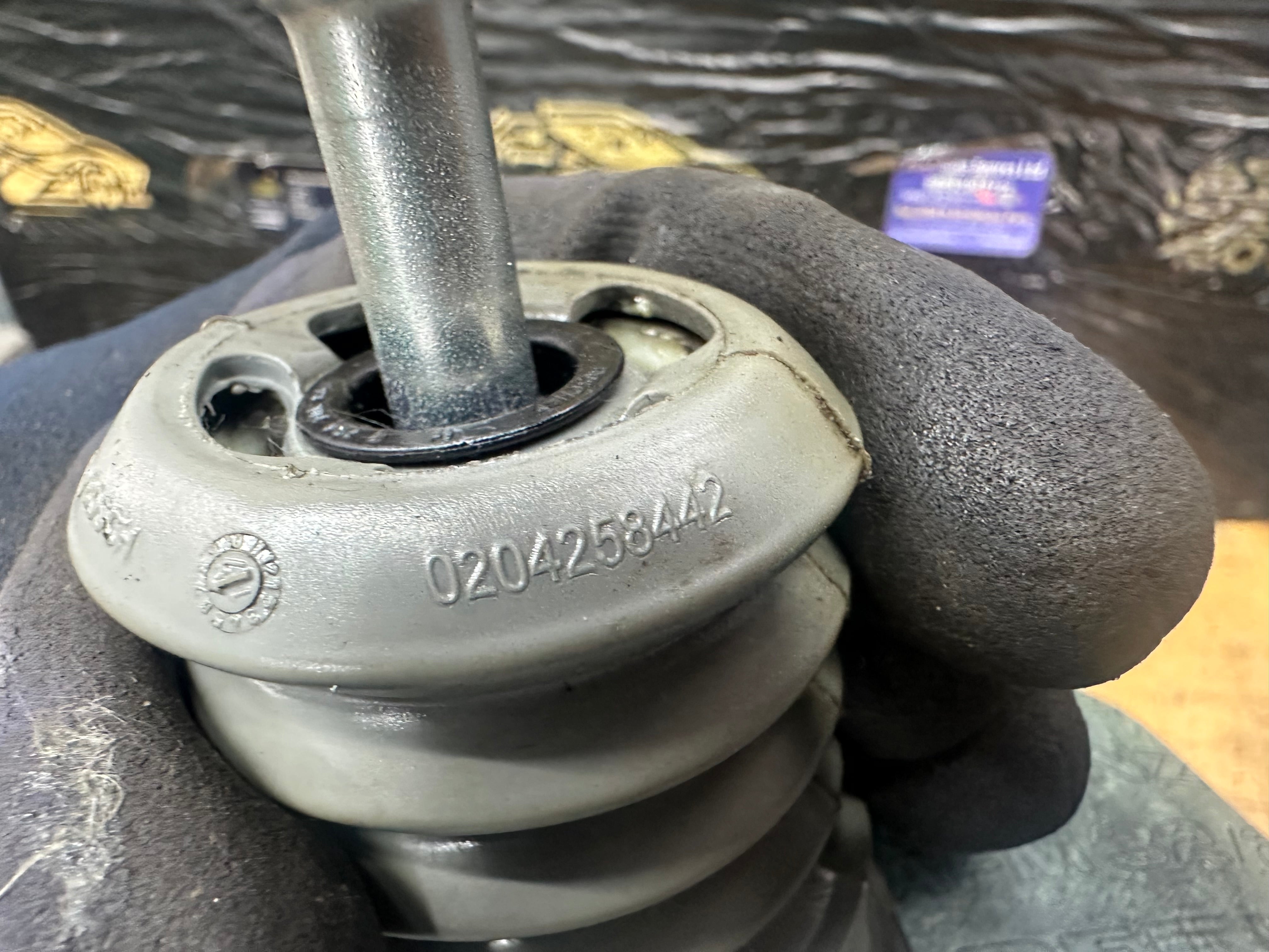 BMW i3 Series Brake Master Cylinder Servo (6799928-04)