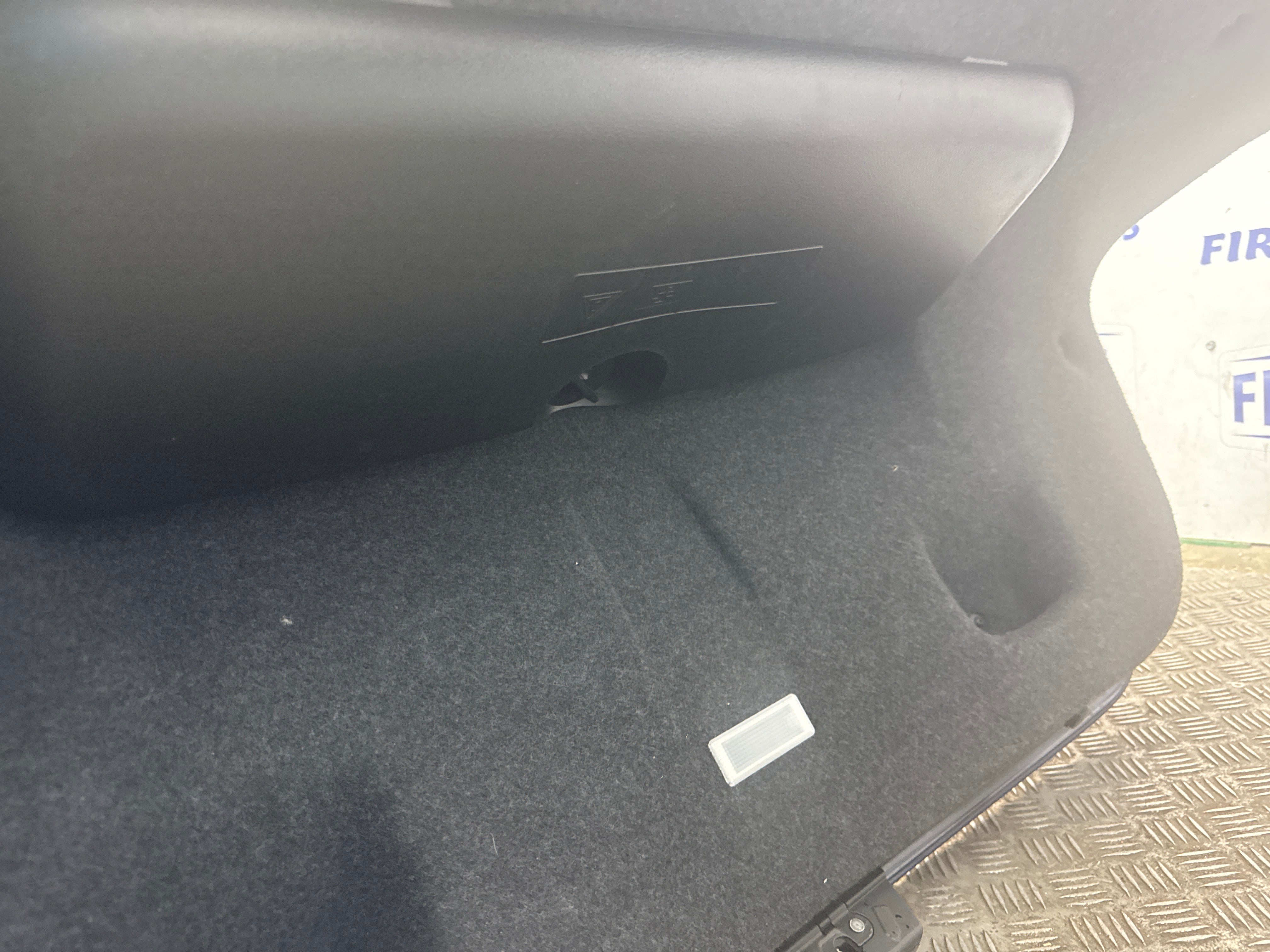 BMW 5 Series F10 / F11 Bootlid / Tailgate with Lights – 2010–2017
