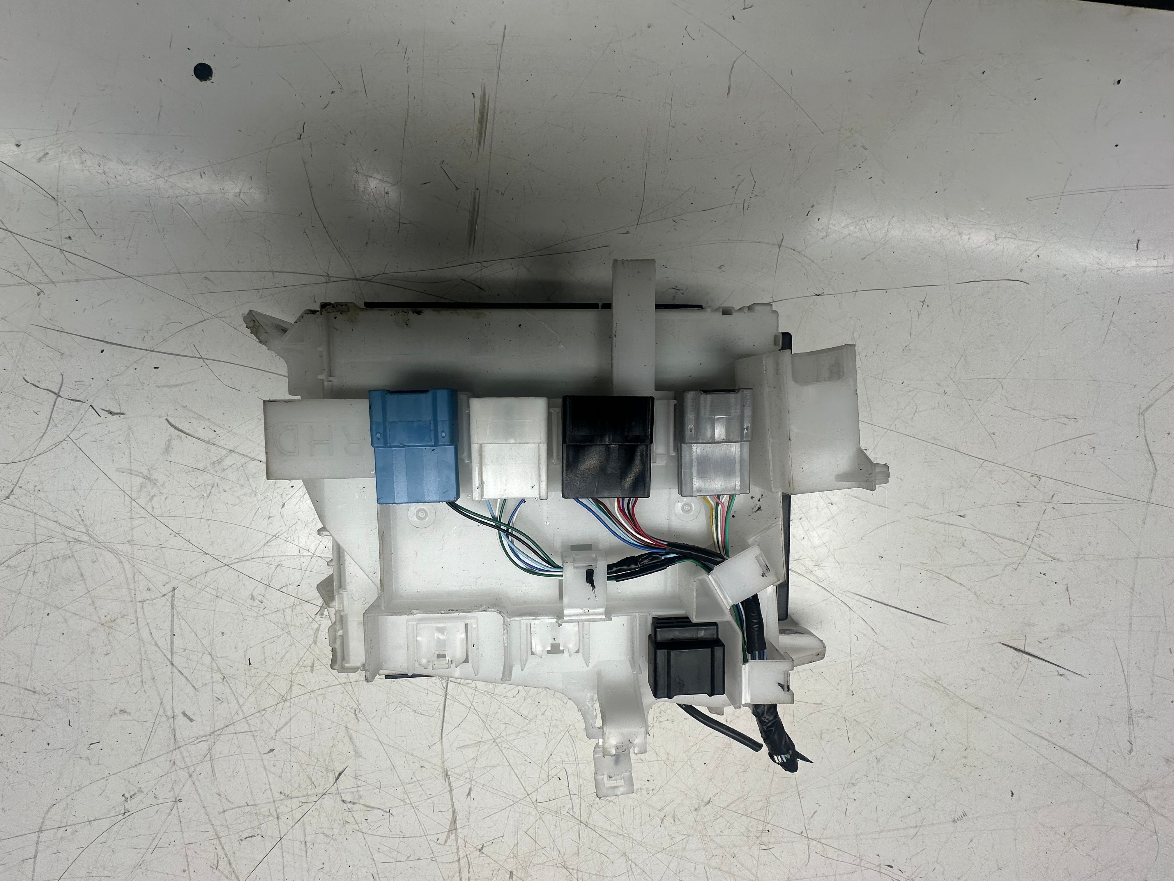 Toyota Yaris Cross 2021–2024 Body Control Module (84221-K0020) (MB238100-8364)