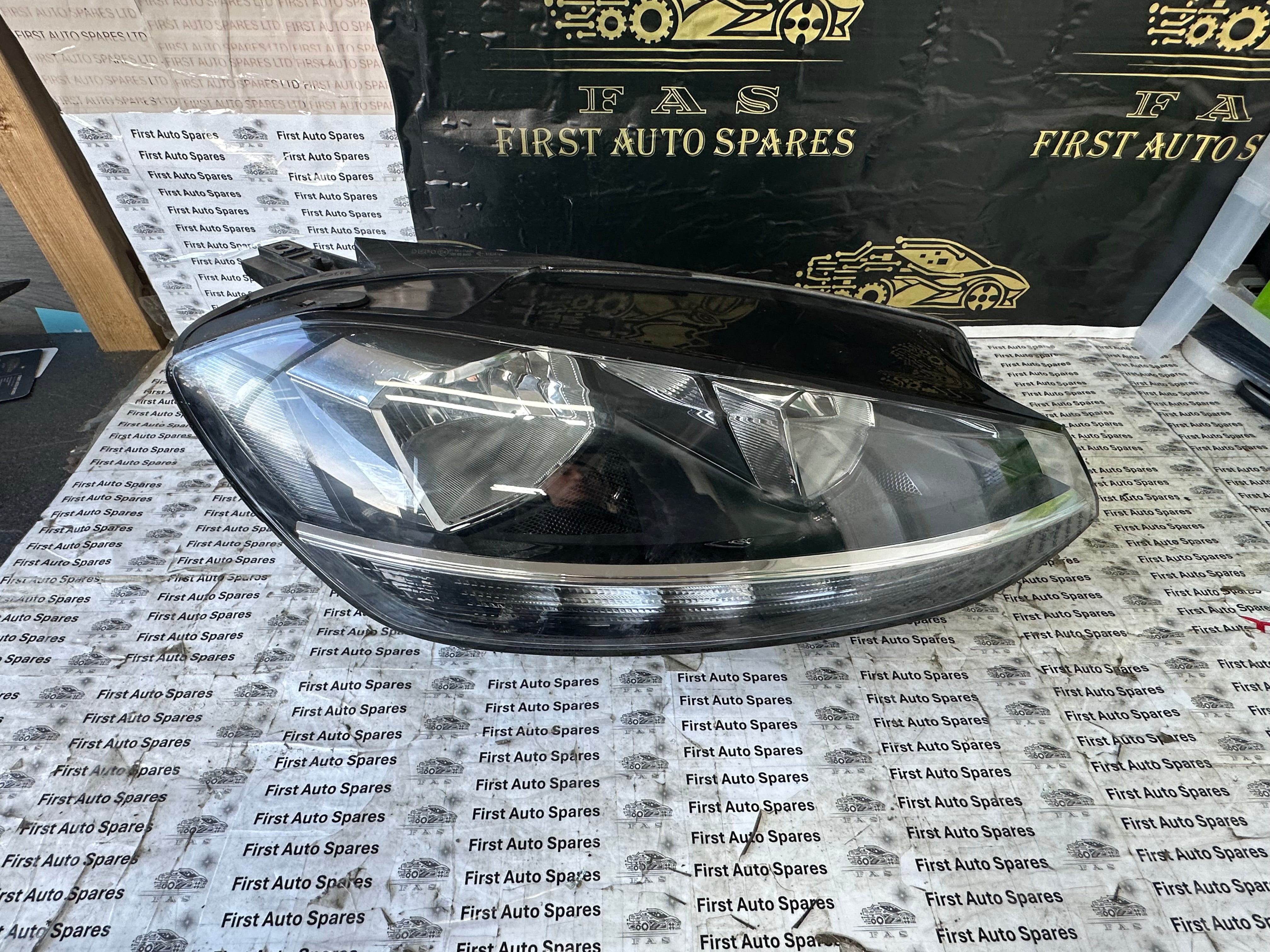 Volkswagen Golf MK7.5 (2013–2017) Right O/S Driver’s Halogen Headlight