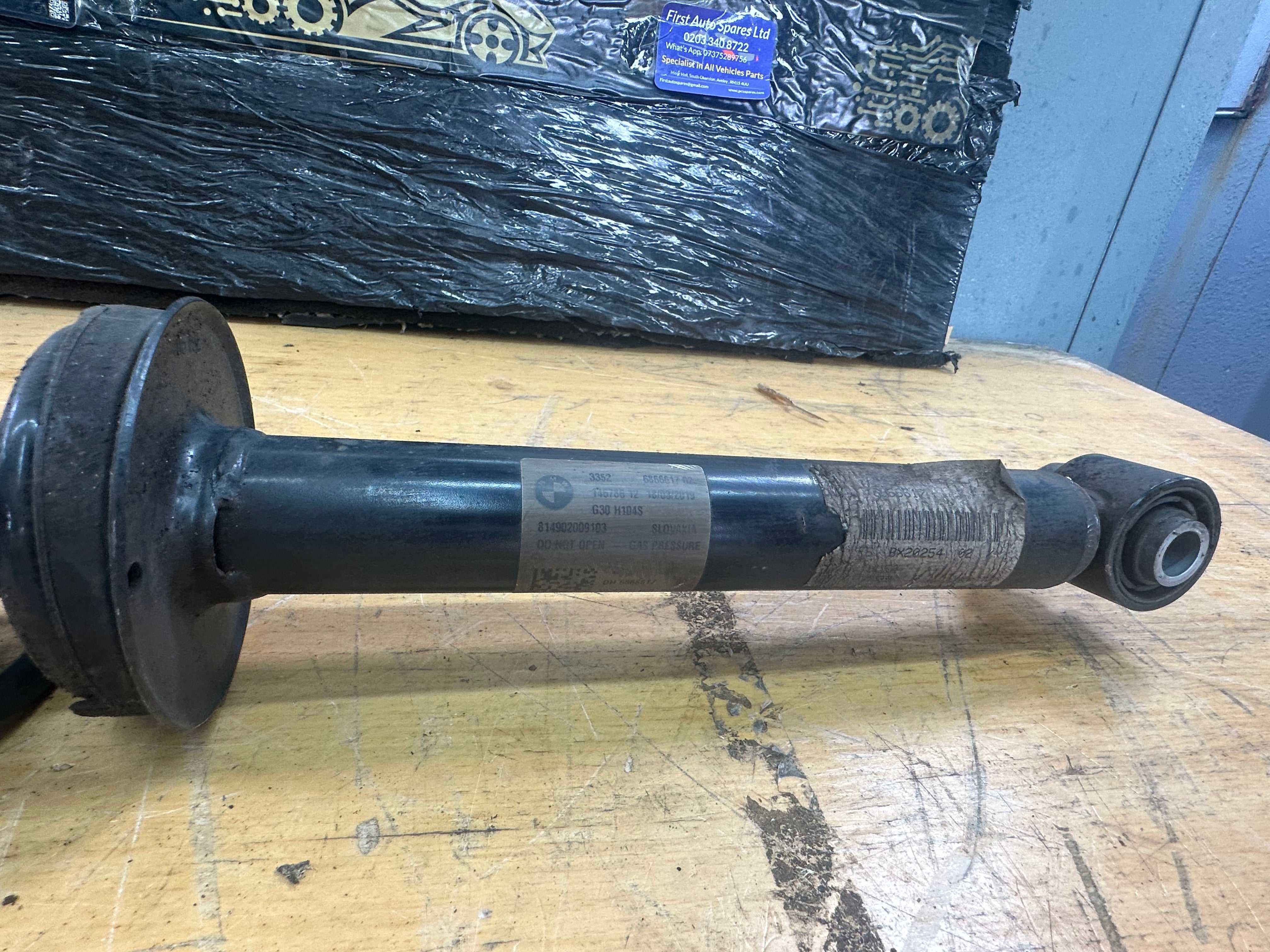 BMW 5 Series G30 Rear O/S N/S Left / Right Suspension Shock Absorber (6866617 02)