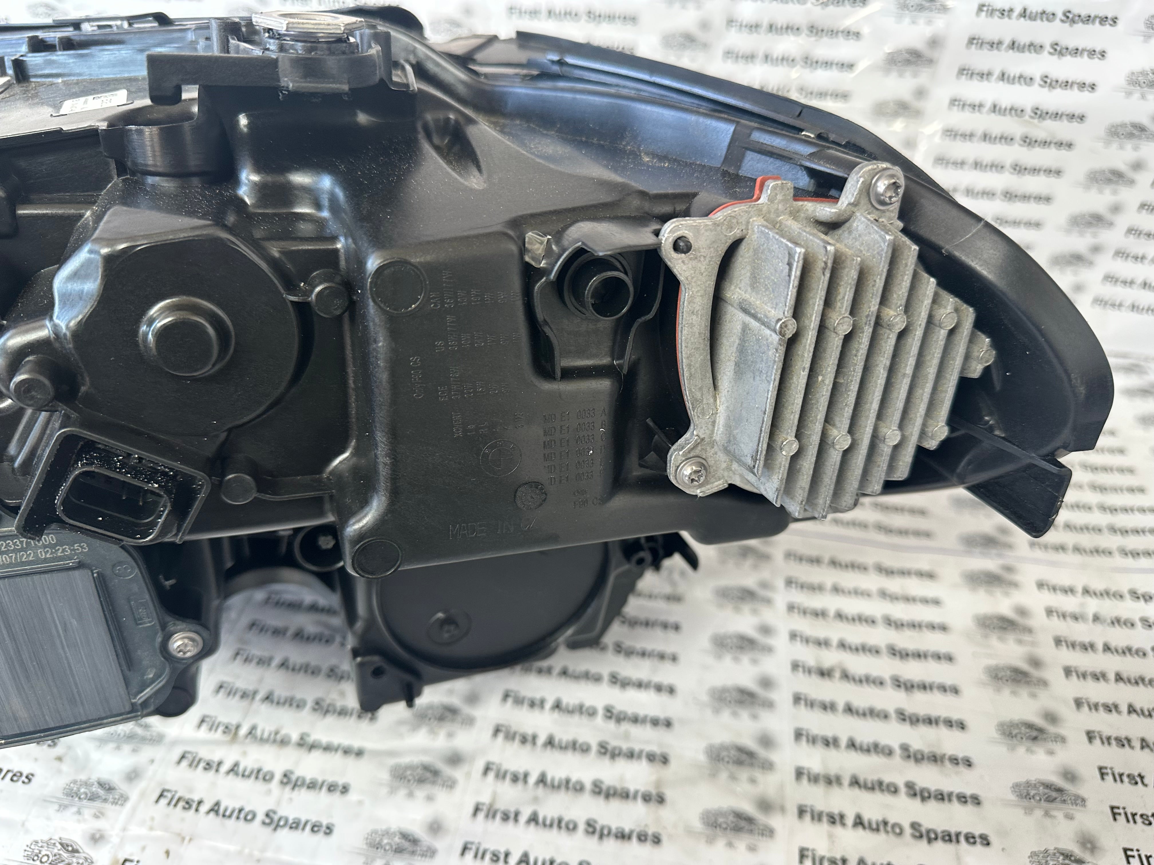 BMW 5 Series G38 G30 LED Right Headlight (9479274-10)