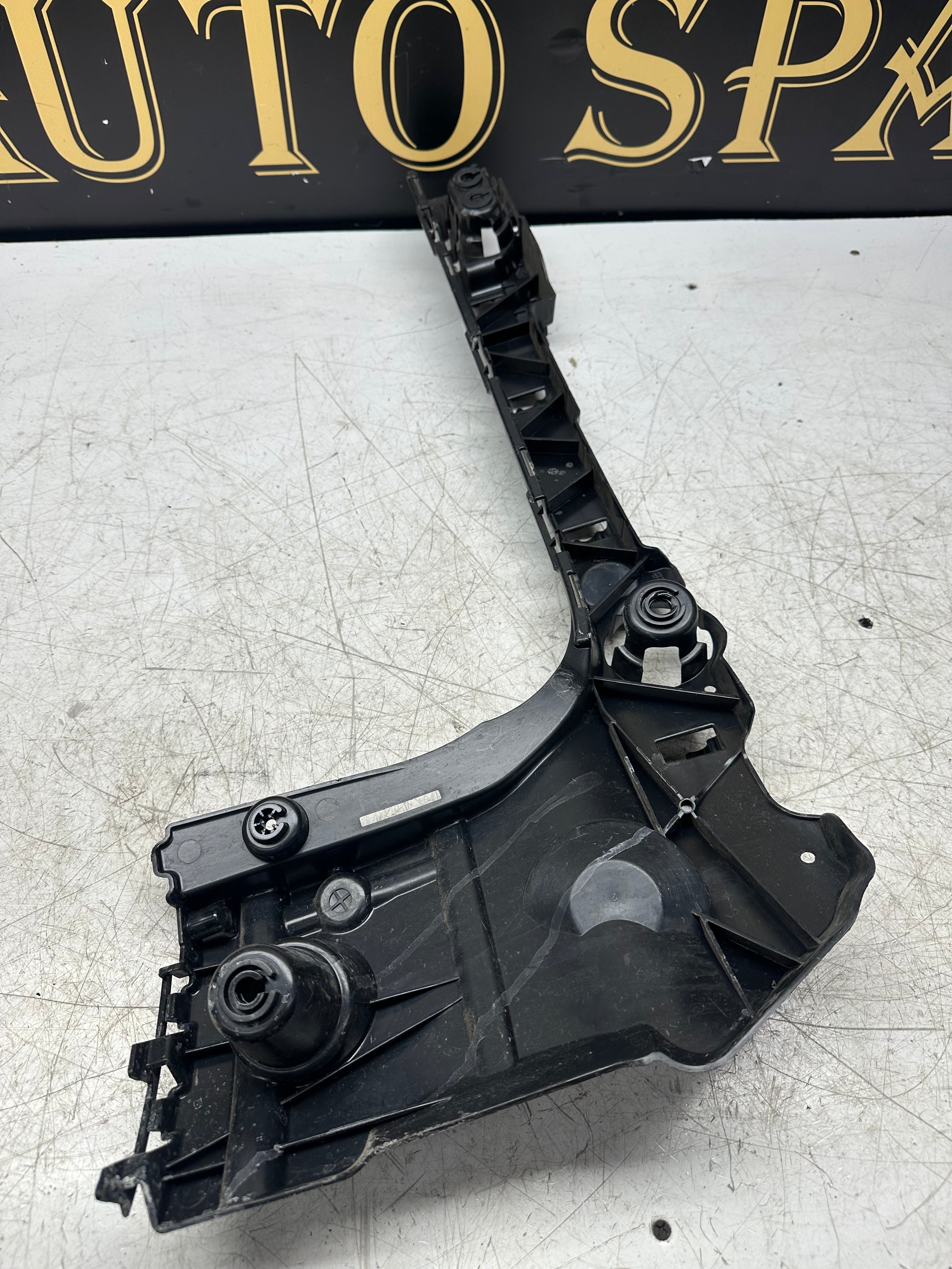 BMW G01 LCI Rear Right Mount Bracket Lateral 945102605 – 2021–2024