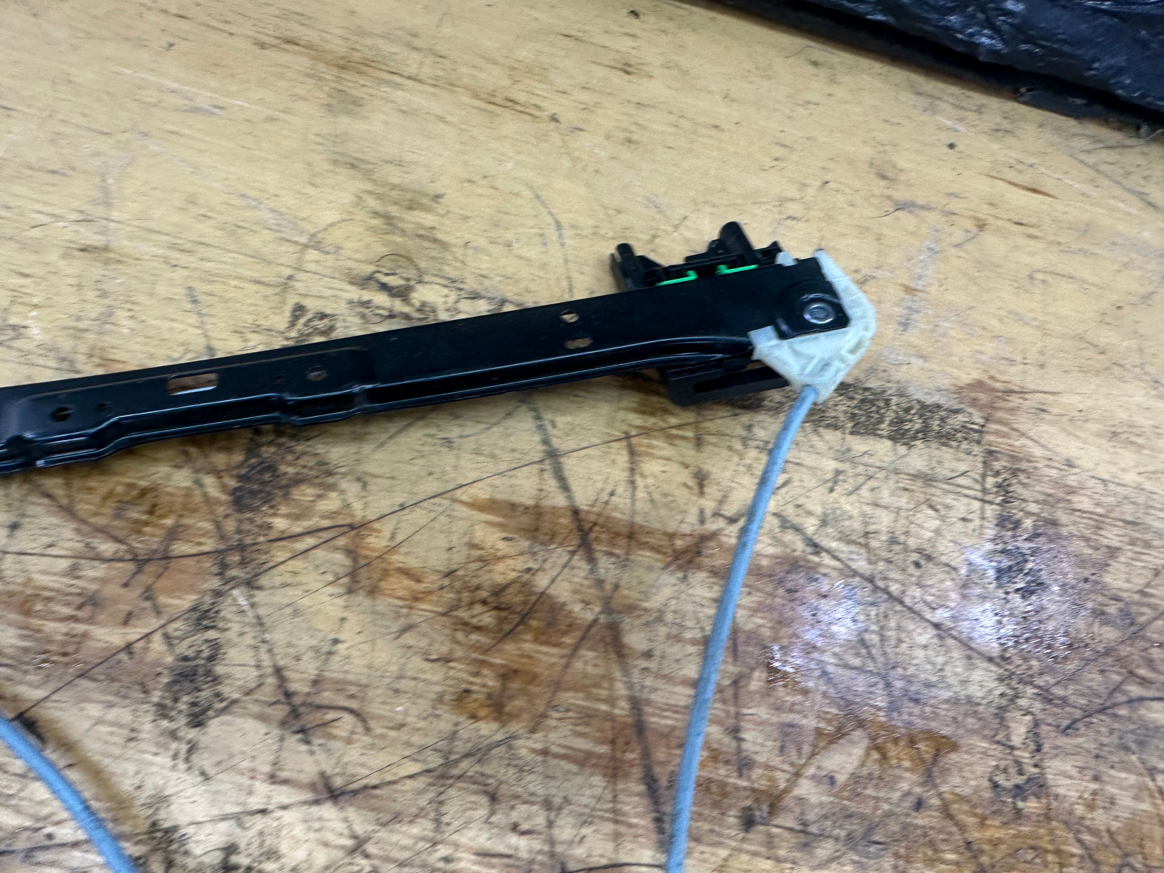 Land Rover F-Pace Front Left N/S/F Window Regulator (0130822792) (840368008)