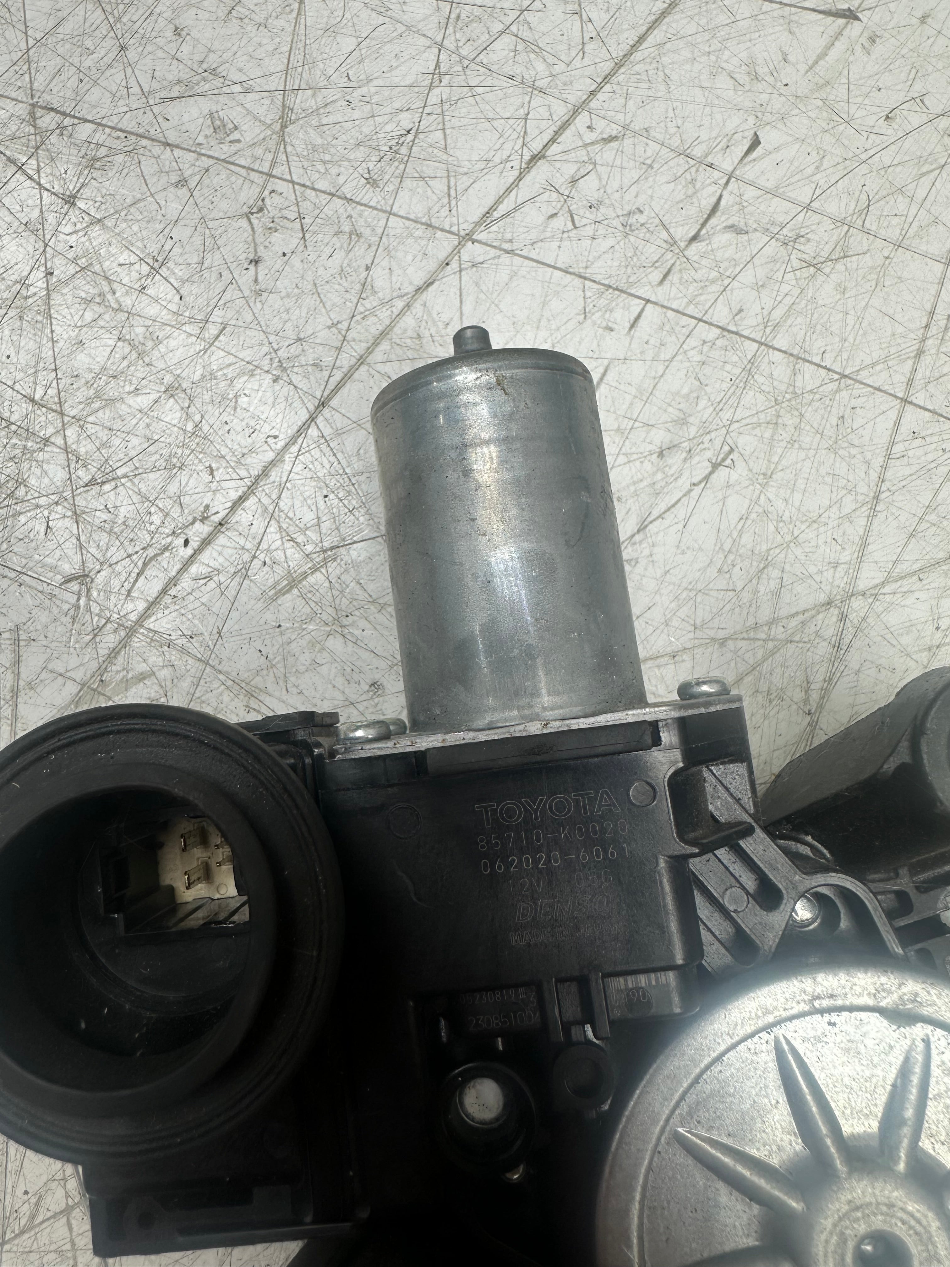 Toyota Yaris Front Right Window Regulator (2020–Present)(85710K0020)
