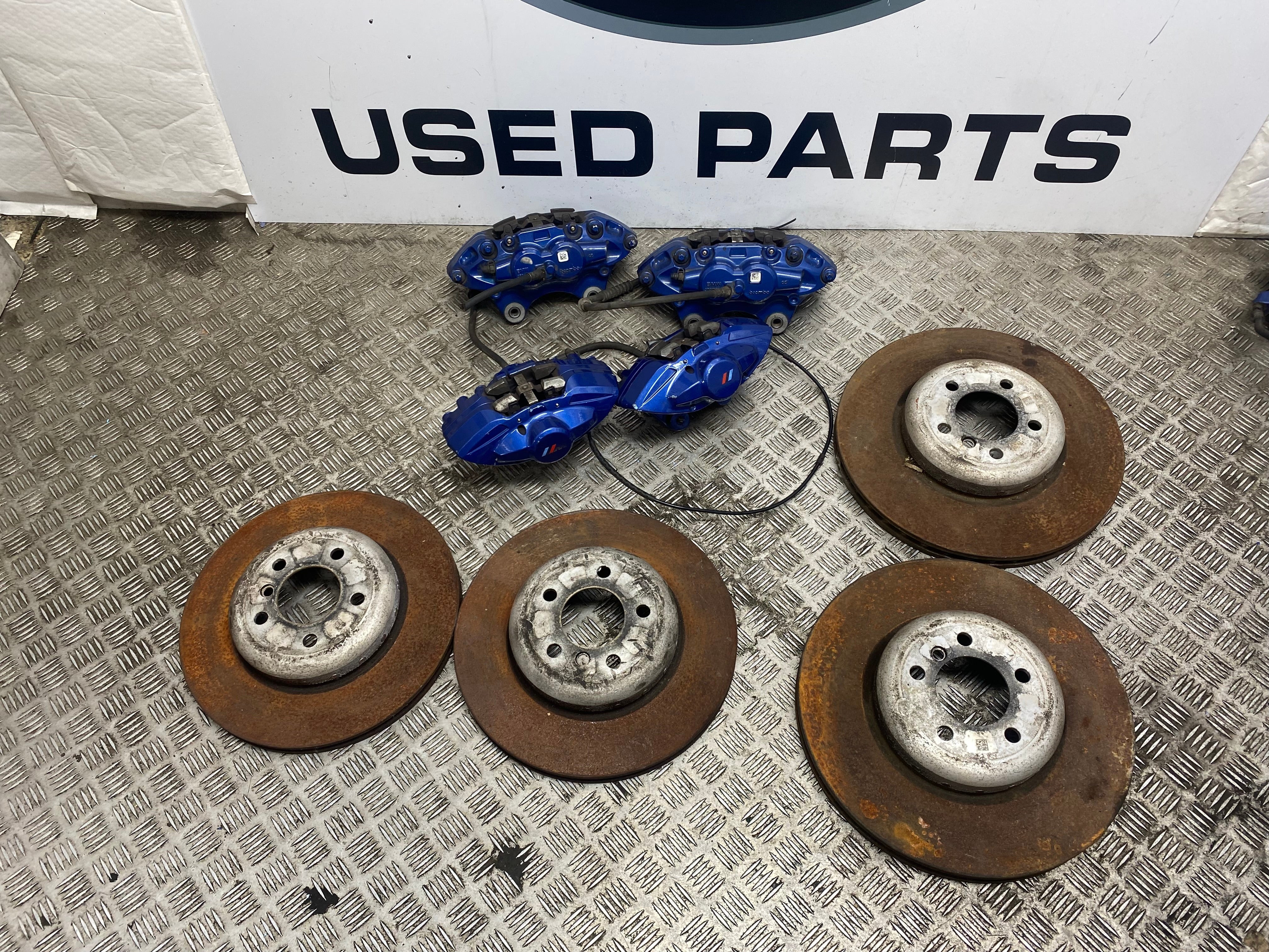 BMW 1 Series/2 Series/3 Series/4 Series M Sport Brake Caliper Set & Brake Discs – F20/F22/F30/F32/F33/F36 – 2012–2019 (6799465 / 6799461)