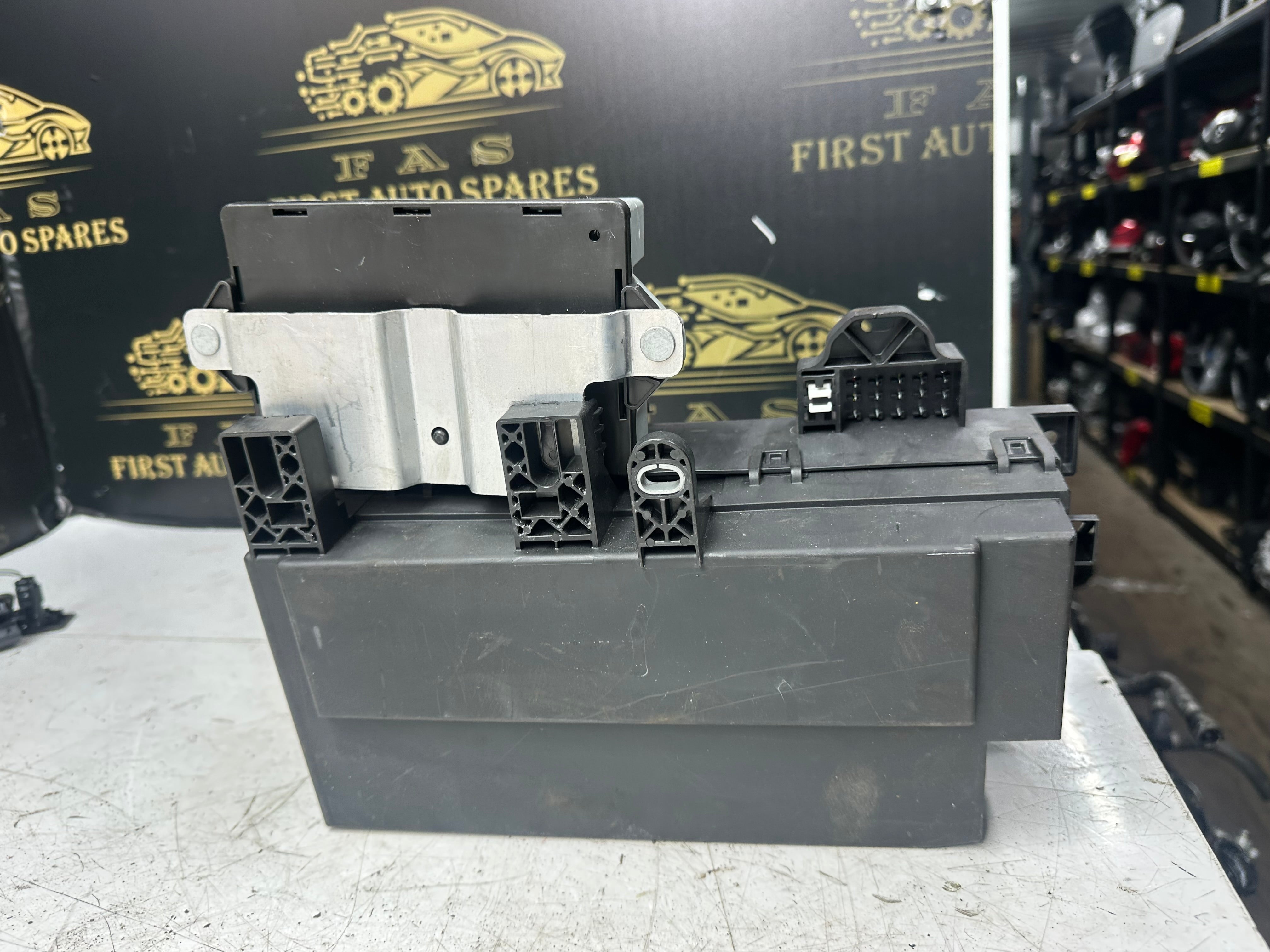 Jaguar XF X260 2.0 Petrol 2018 CCM Fuse Box (GX73-14A067-DB)