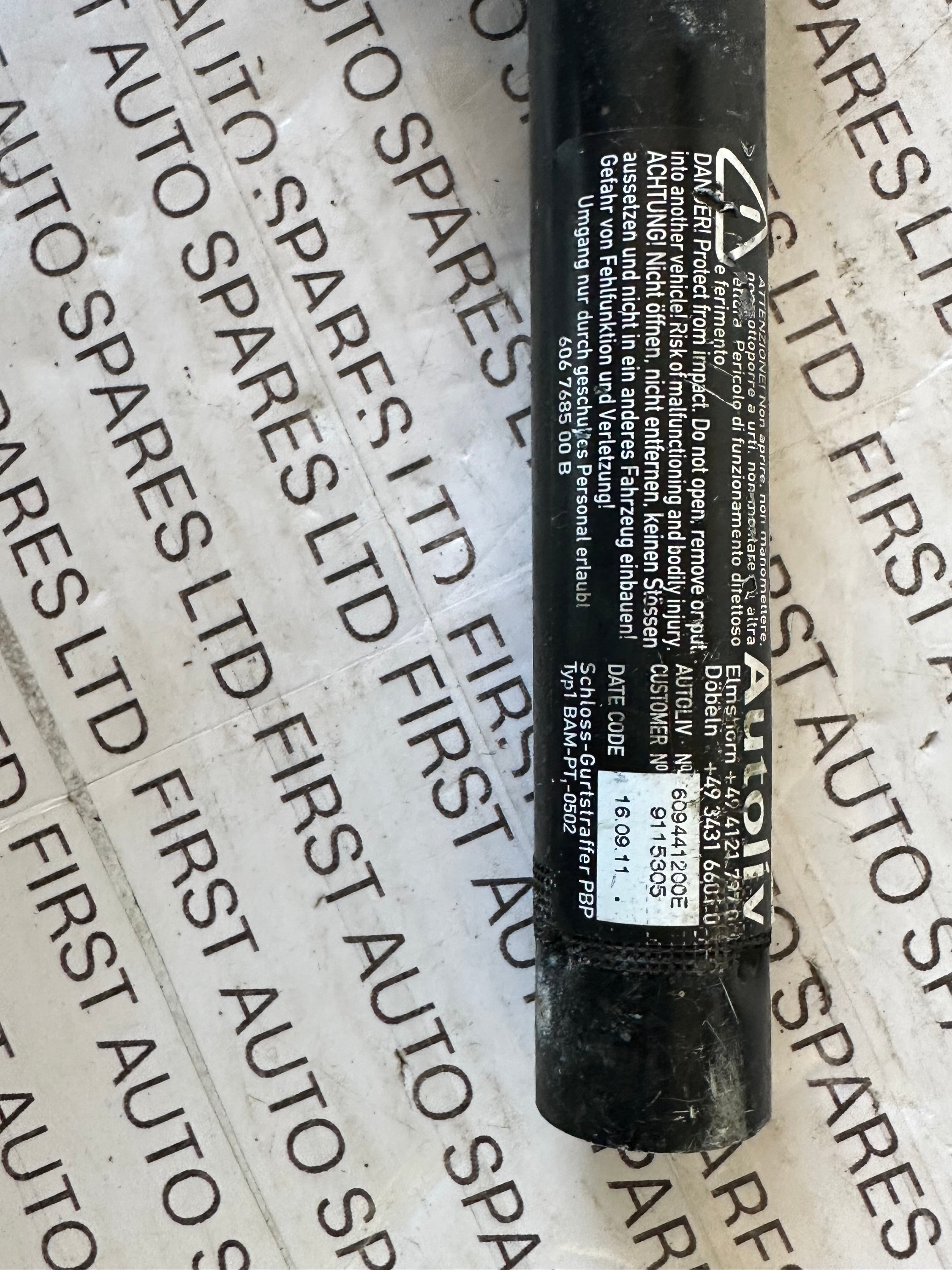 BMW 5 Series F10 2011 Front Right Side Seat Belt Buckle (615796400D)