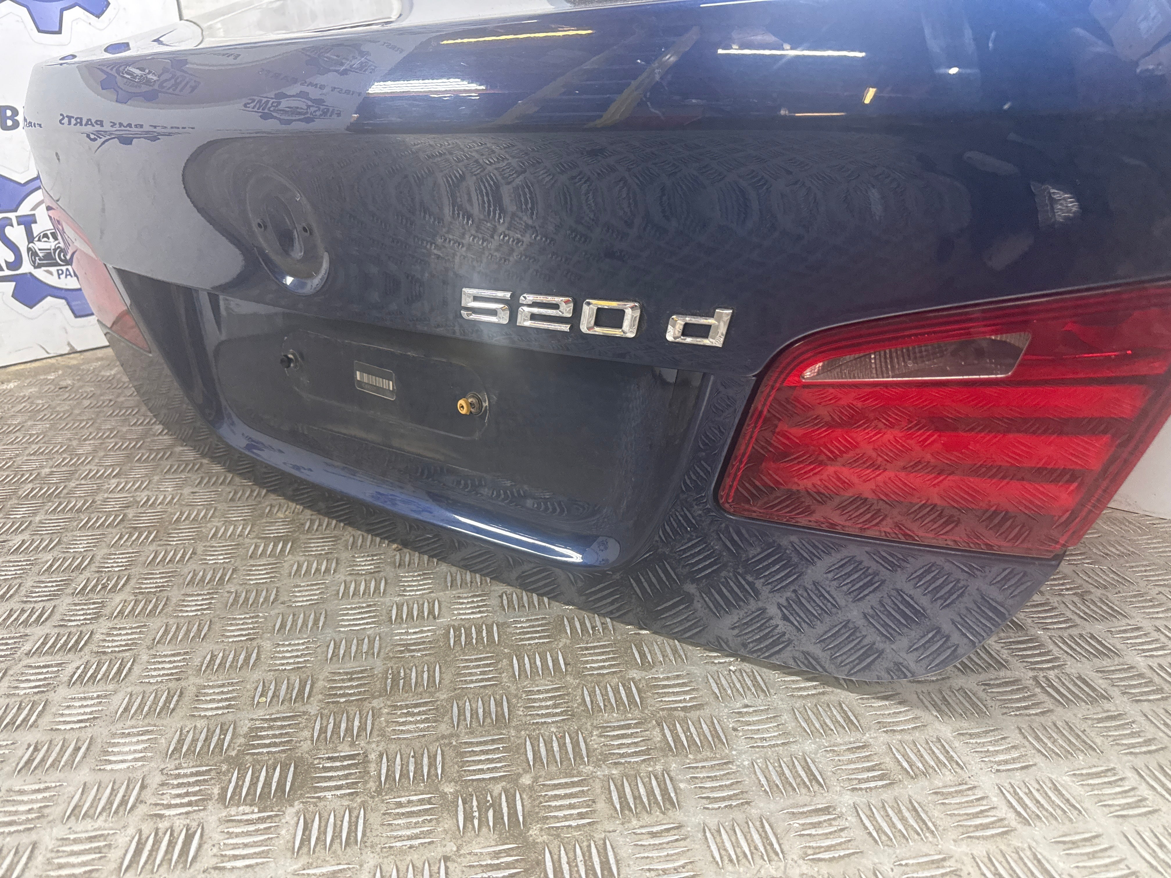 BMW 5 Series F10 / F11 Bootlid / Tailgate with Lights – 2010–2017