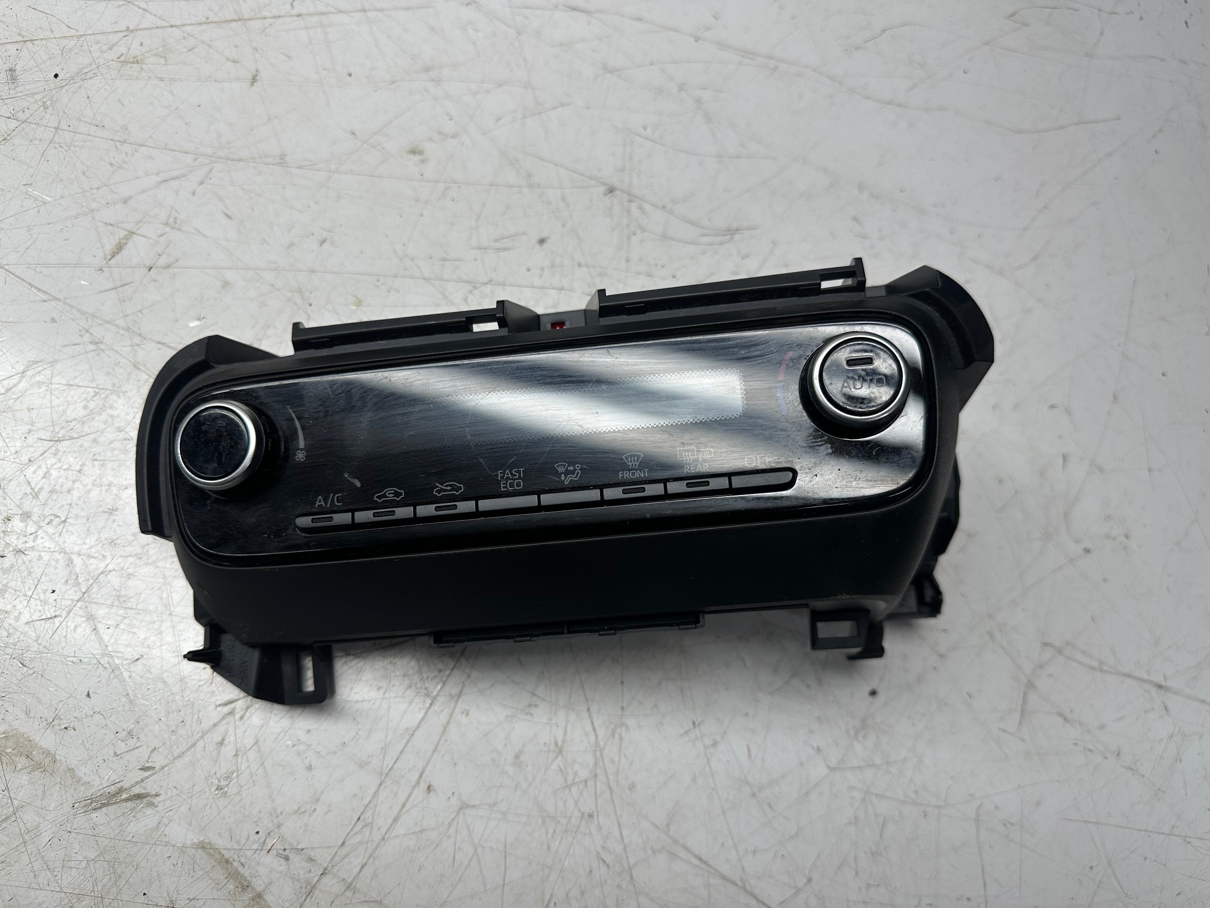 Toyota Yaris 2020-Onward Heater Control Panel (55900-0DN30706-OY39)