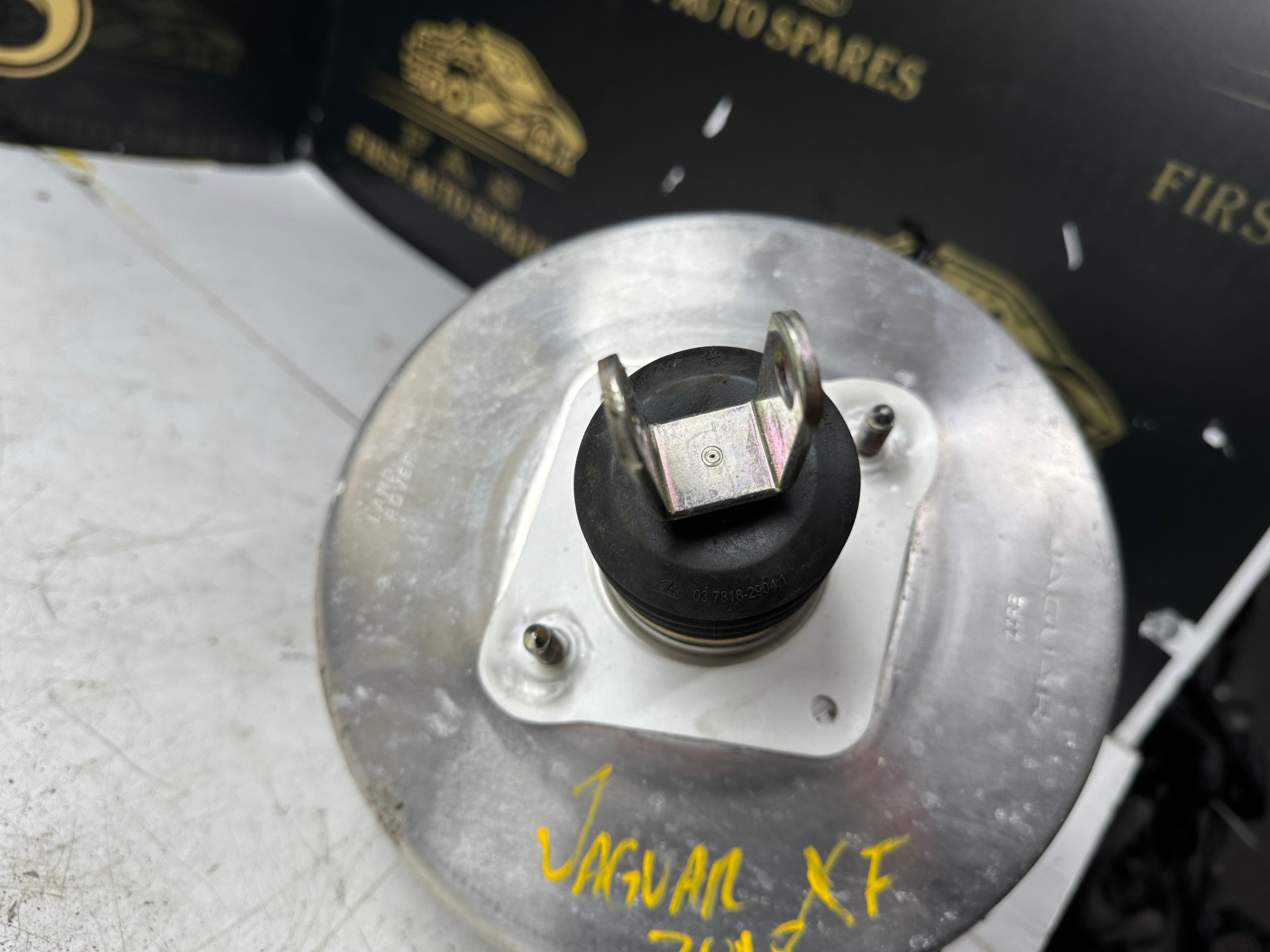 Jaguar XE 2014–2018 Brake Servo & Master Cylinder (GX73-2B195-BE)